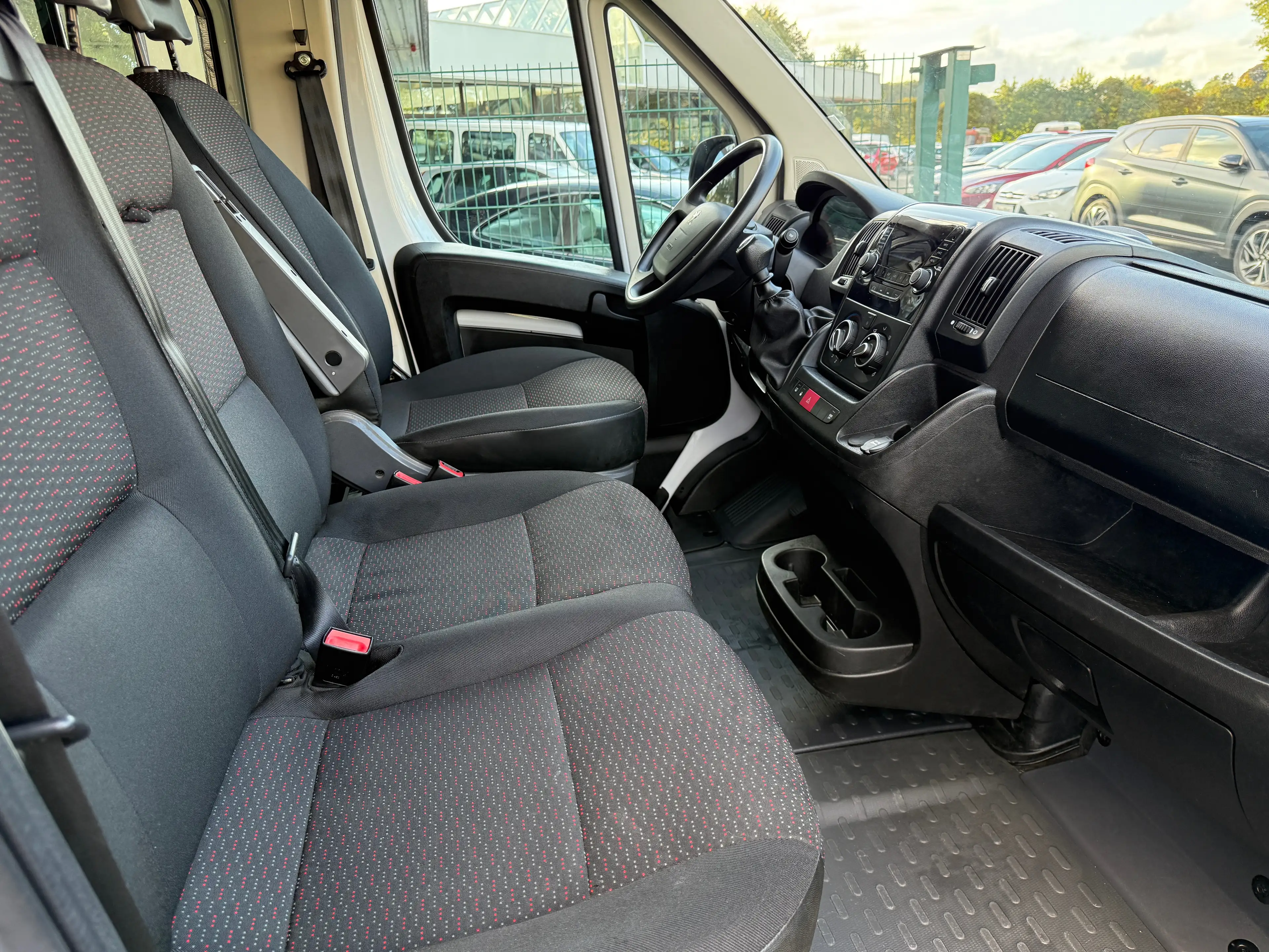 Peugeot Boxer Pritsche Doka 435 BlueHDi L4 *nur 48 TKM*HU neu*Klima*Tempomat* — photo 10