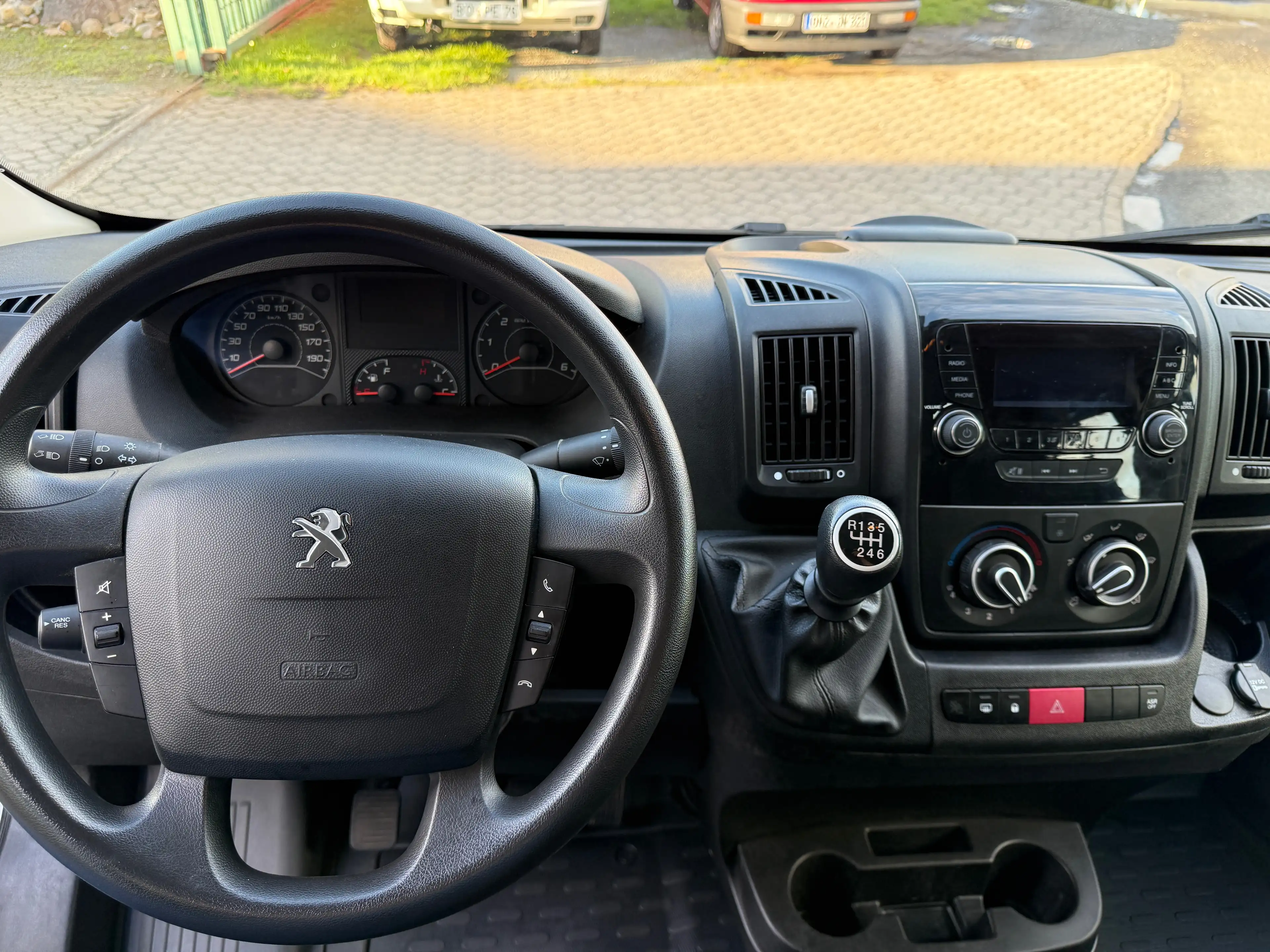 Peugeot Boxer Pritsche Doka 435 BlueHDi L4 *nur 48 TKM*HU neu*Klima*Tempomat* — photo 13