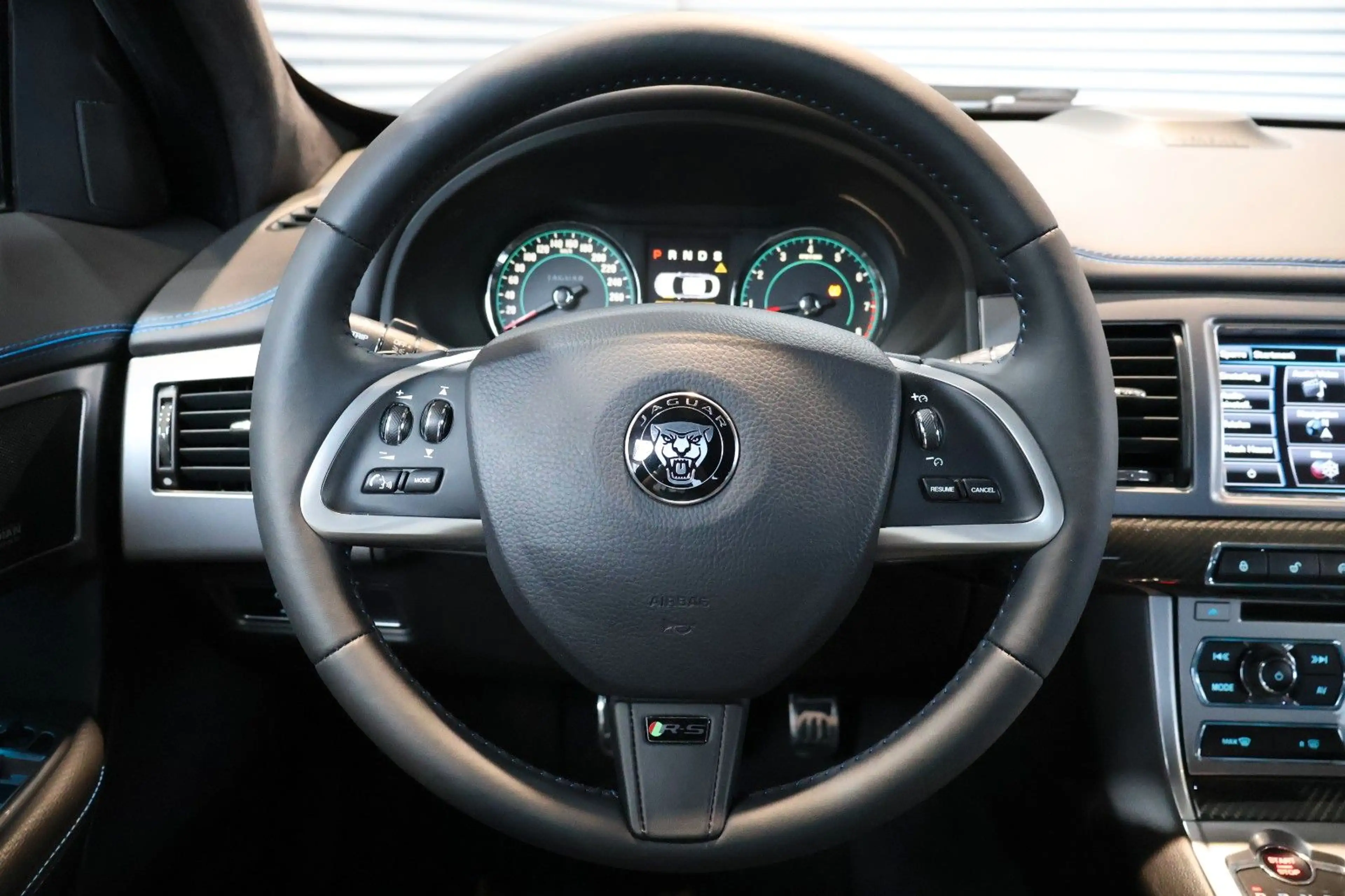 Jaguar XF 5.0 L V8 Kompressor XFR-S/MERIDIAN/1of200/R20 — photo 13