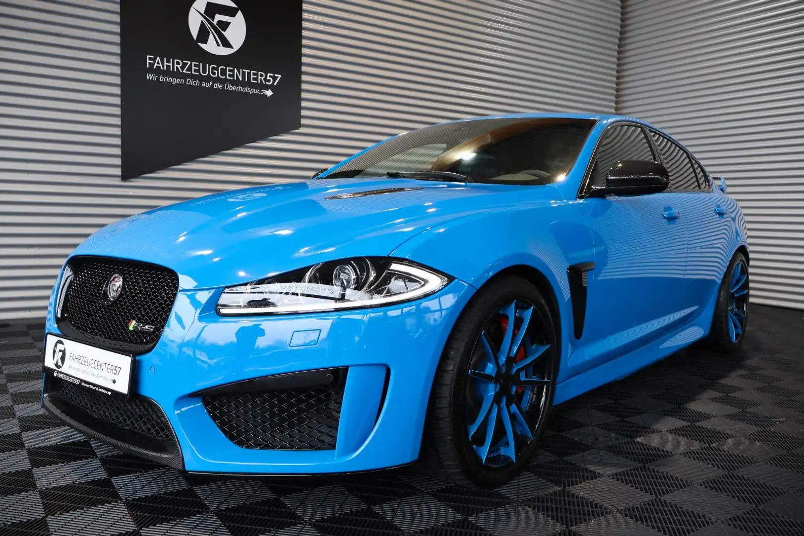 Jaguar XF 5.0 L V8 Kompressor XFR-S/MERIDIAN/1of200/R20 Bleu - 2