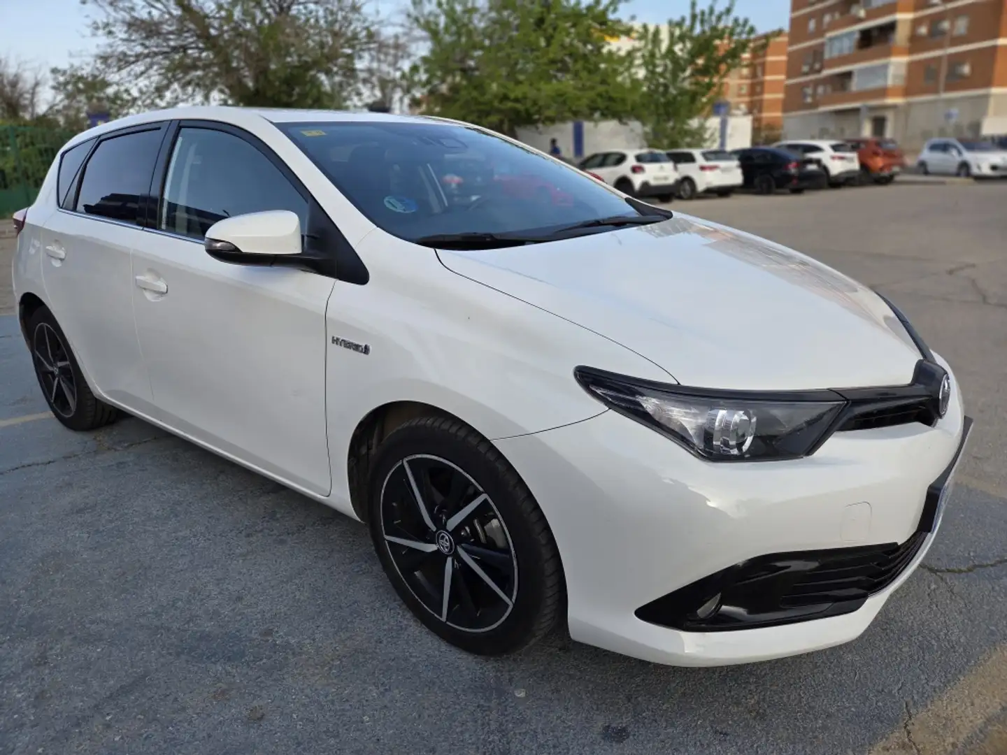 Toyota Auris Touring Sports hybrid 140H Feel! Edition Blanco - 2