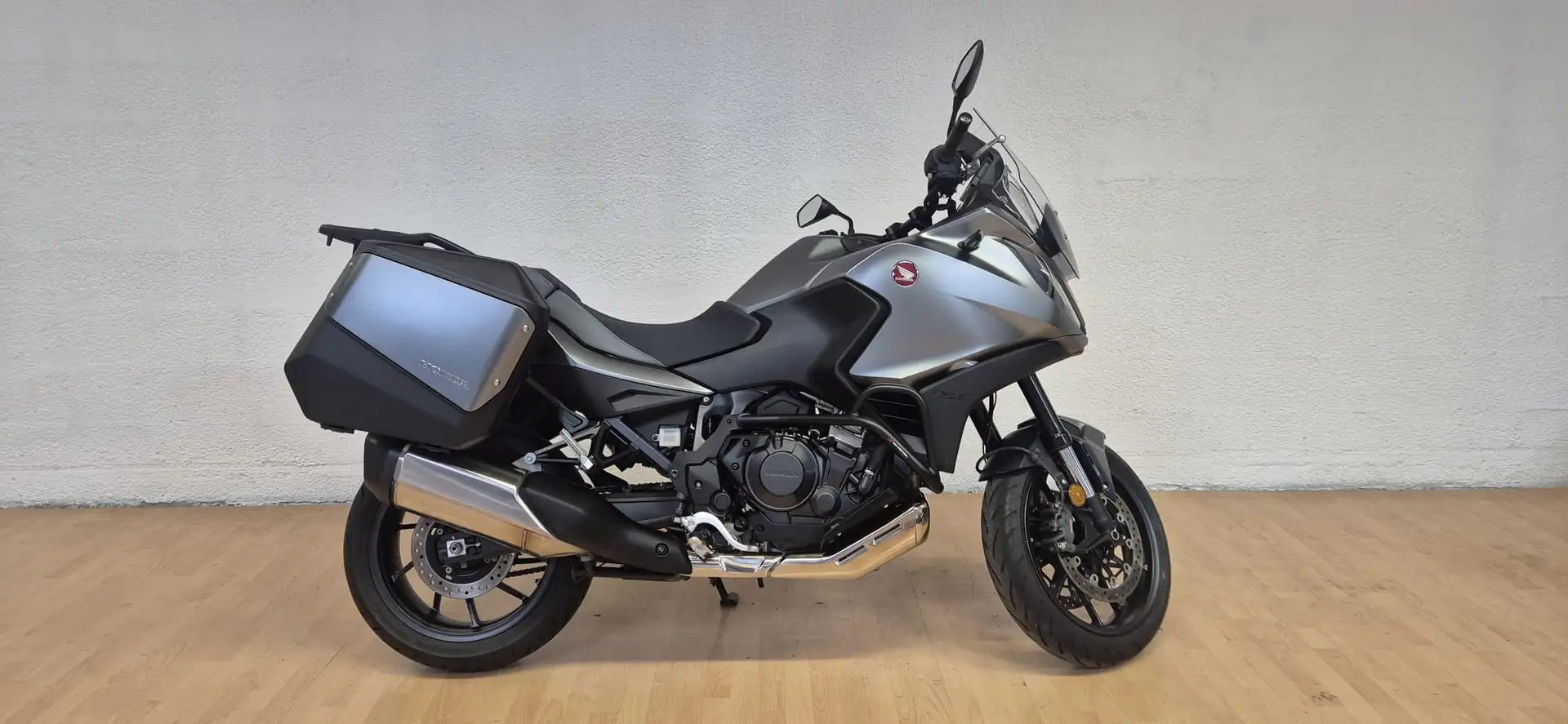 Honda NT 1100 Šedá - 1
