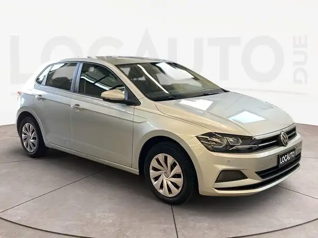 Volkswagen Polo view 3
