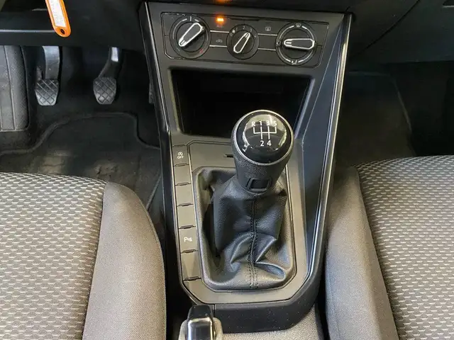 Volkswagen Polo view 12