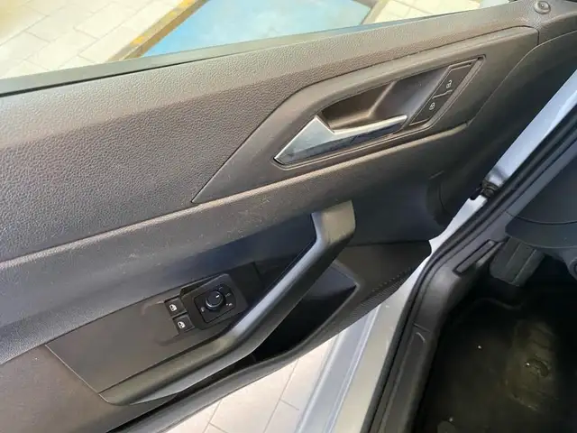 Volkswagen Polo view 13