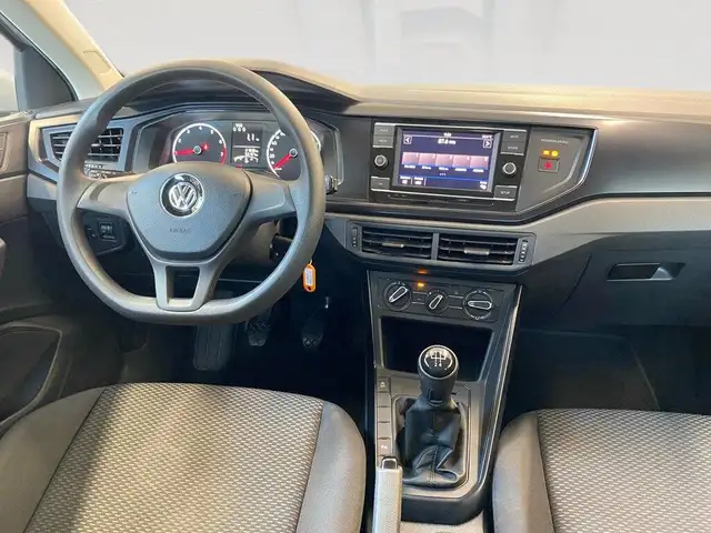 Volkswagen Polo view 6