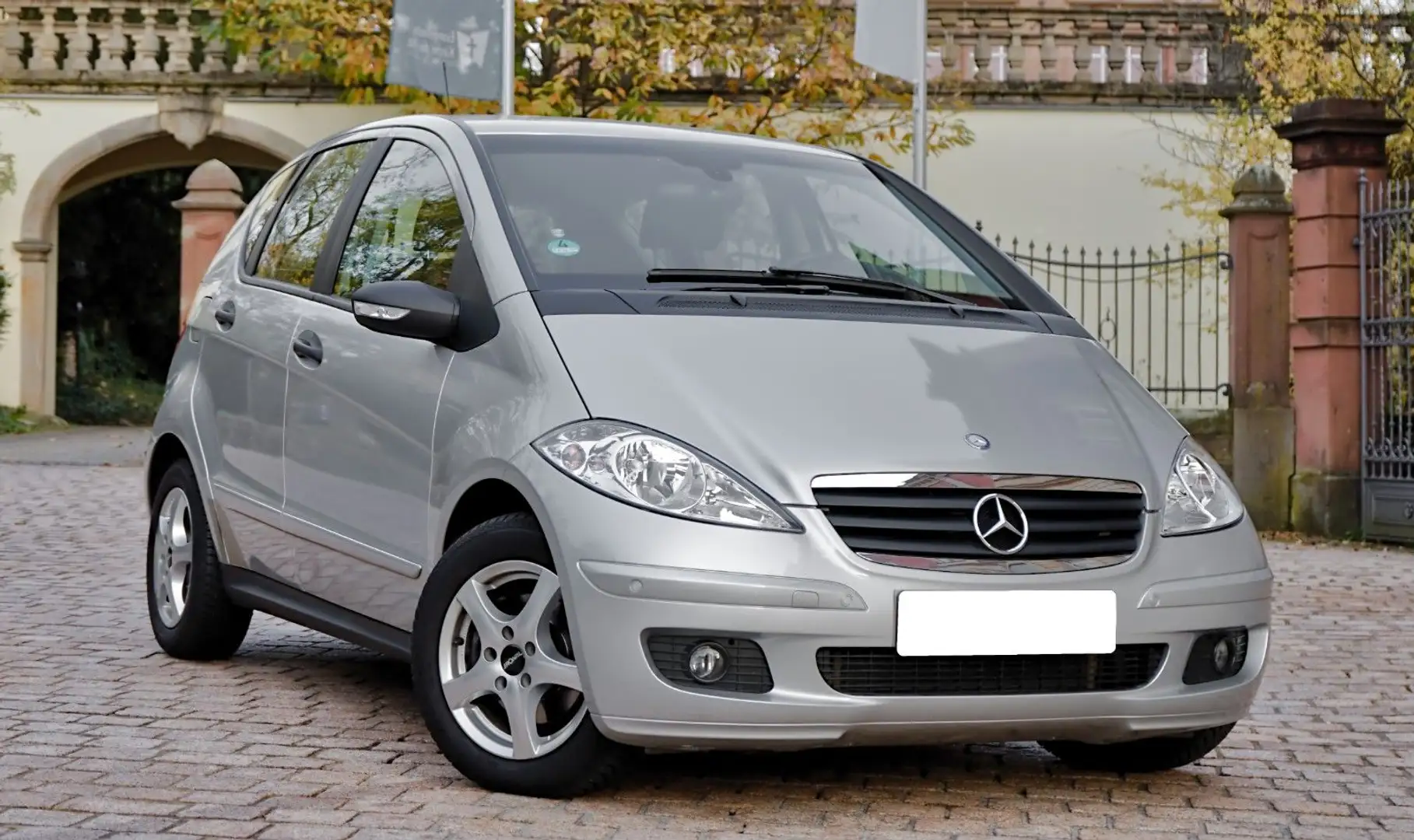 Mercedes-Benz A 170 *Automatik, Klima, SHZ, PDC* Silber - 2