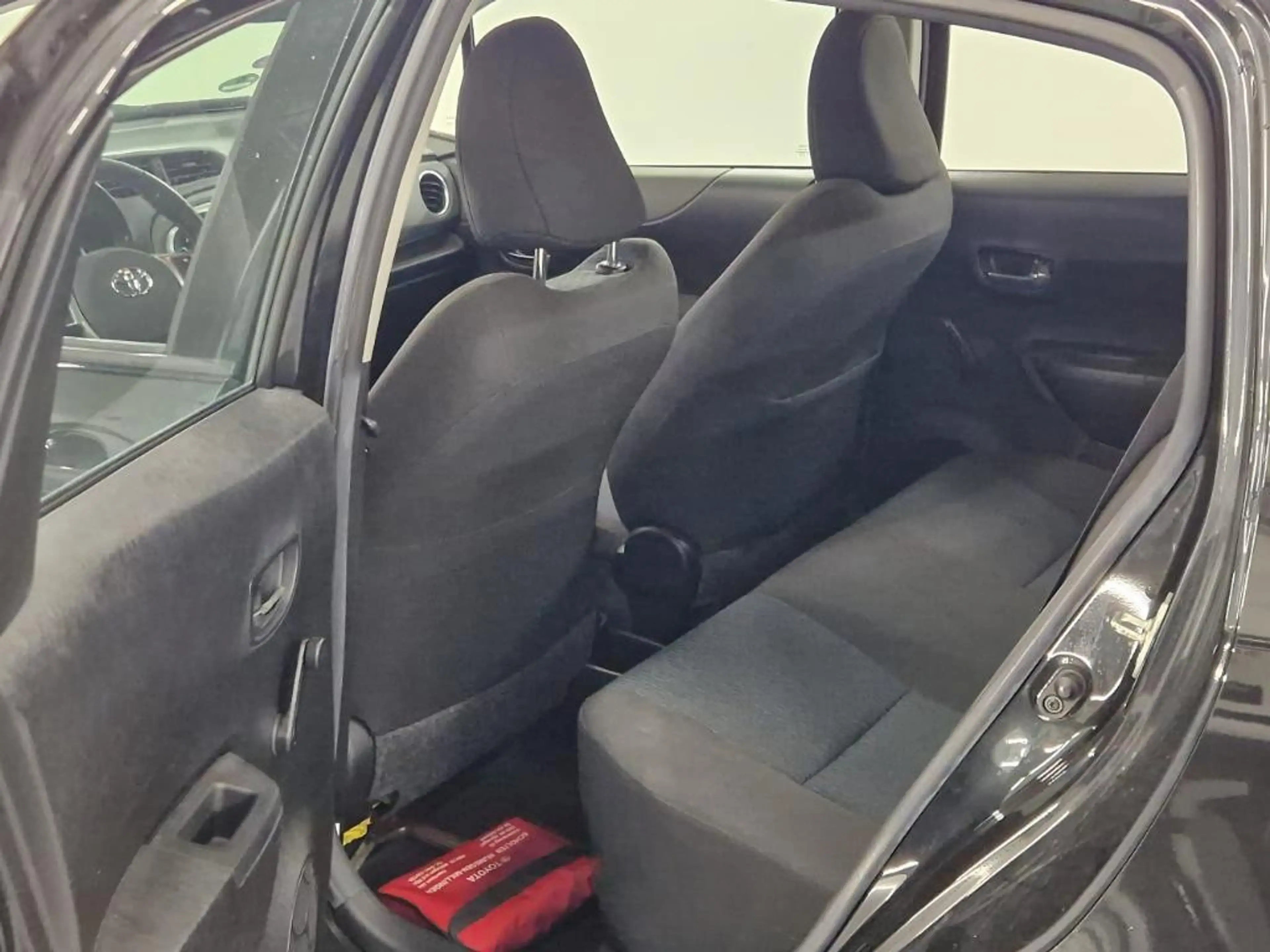 Toyota Yaris 1.3 VVT-i Aspiration 2e Eig. 26.200 km +NAP NL-aut — photo 7