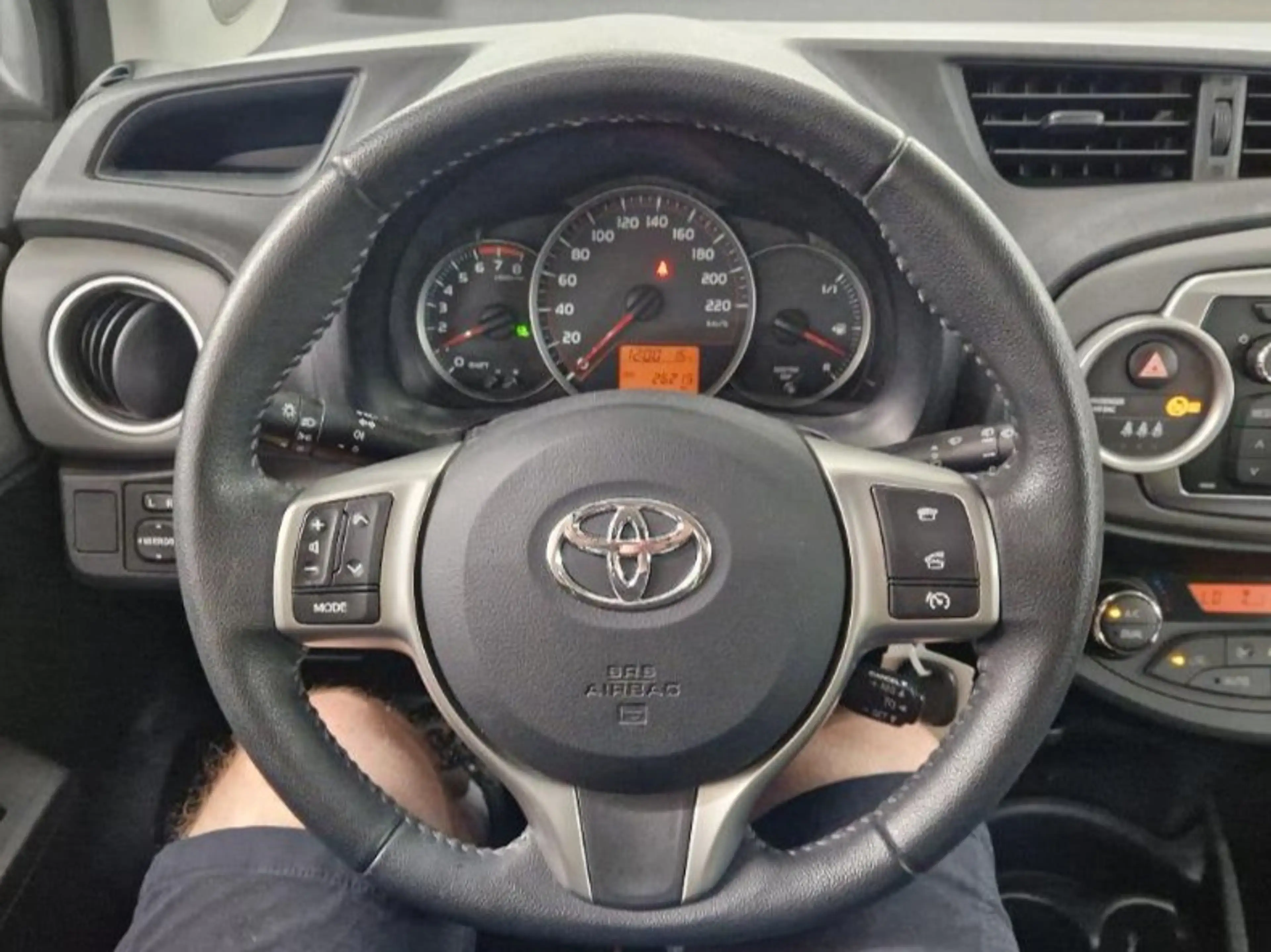 Toyota Yaris 1.3 VVT-i Aspiration 2e Eig. 26.200 km +NAP NL-aut — photo 9