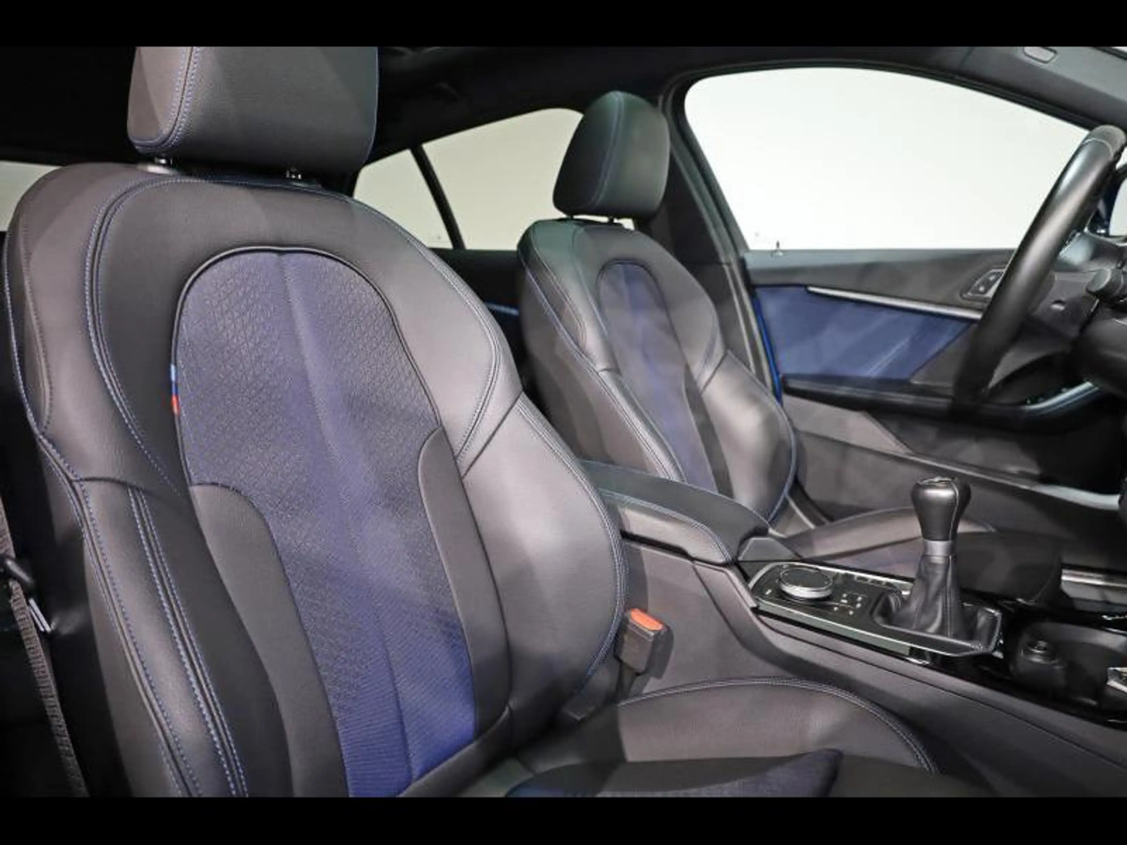 BMW 118 i Hatch Kit M Sport — photo 12