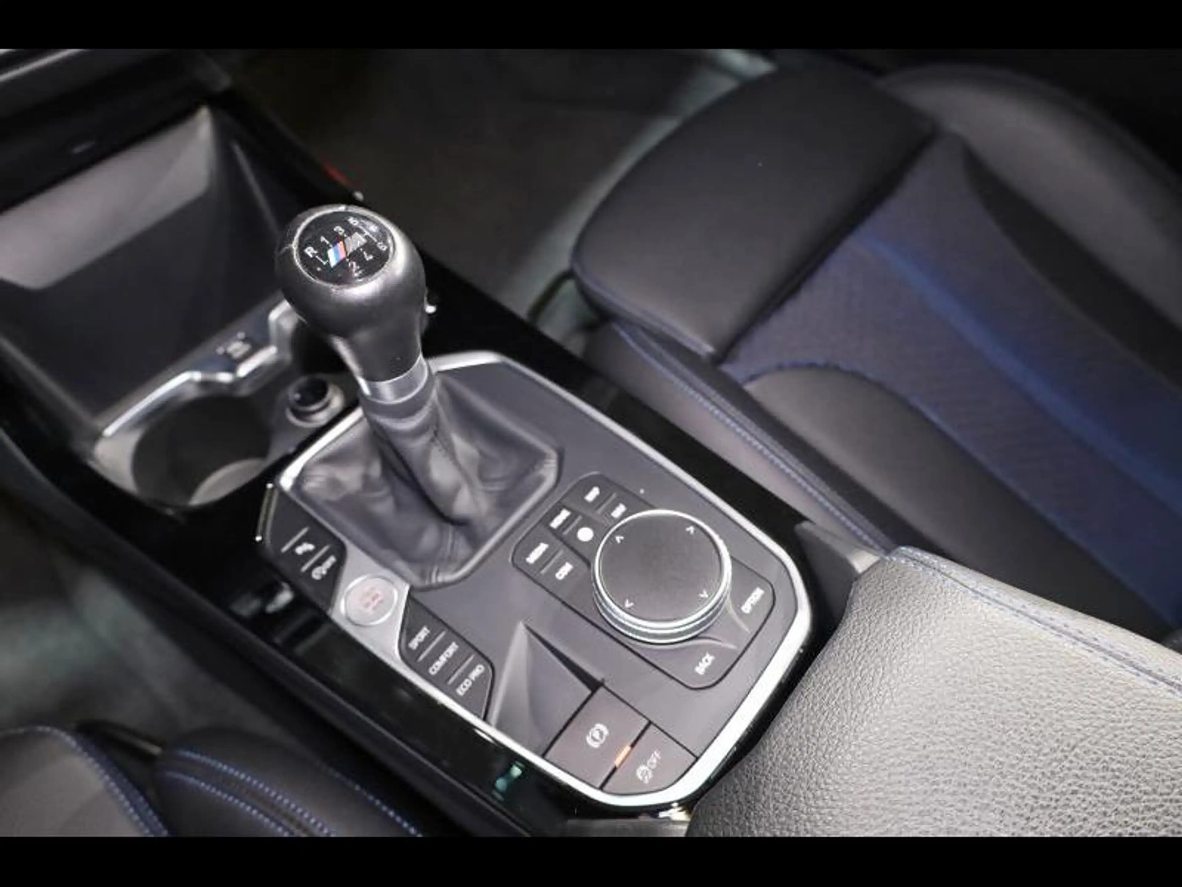 BMW 118 i Hatch Kit M Sport — photo 14