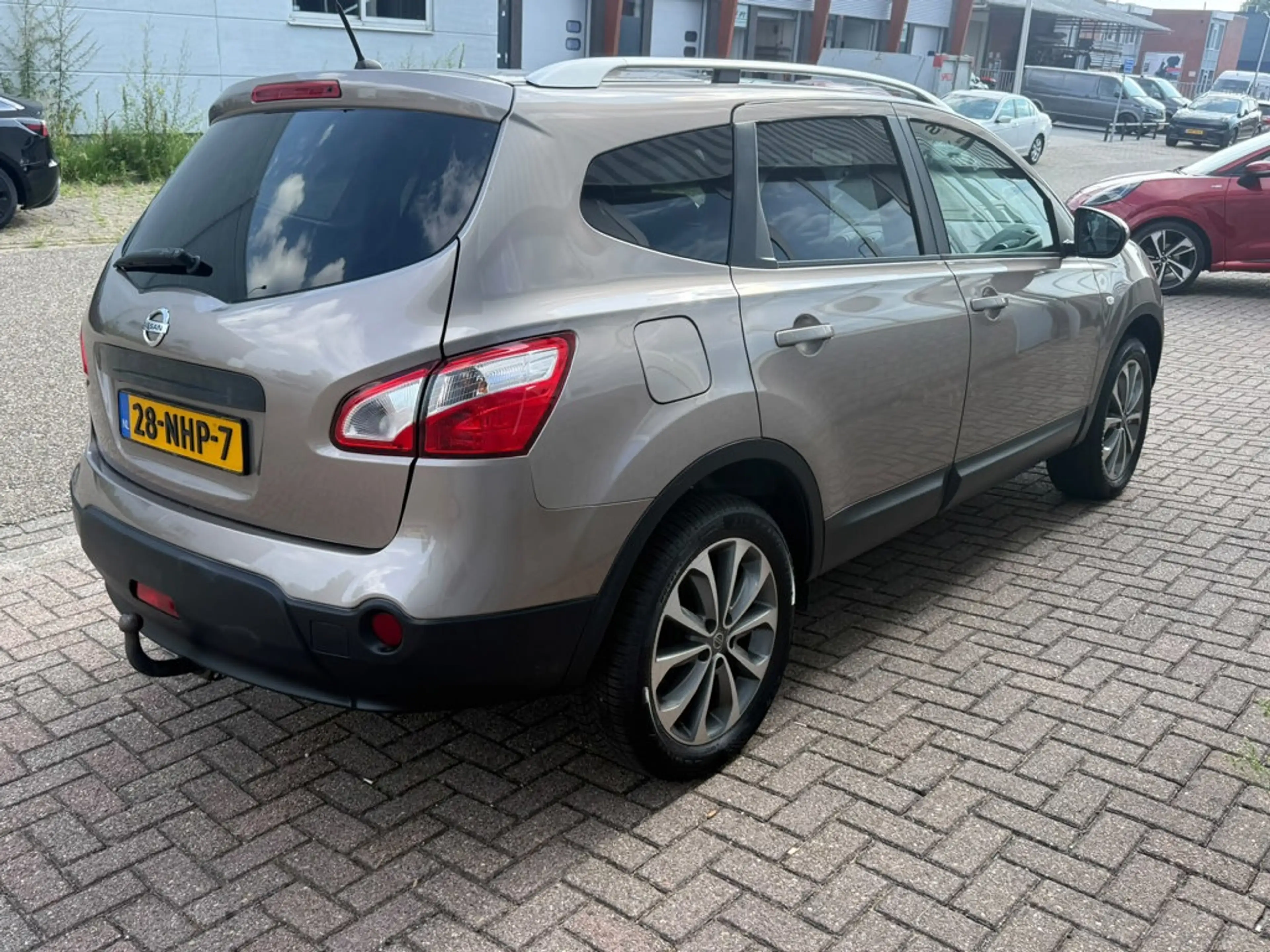 Nissan Qashqai+2 1.6 Connect Edition — photo 3