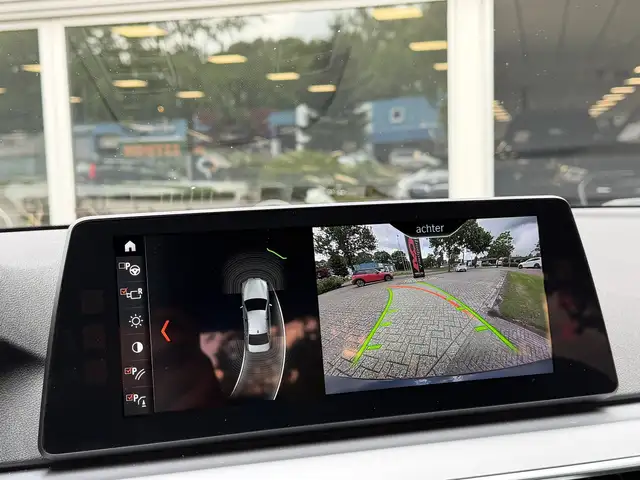 BMW 5 Series view 13