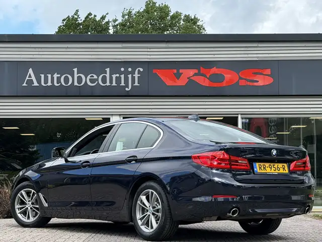 BMW 5 Series view 5