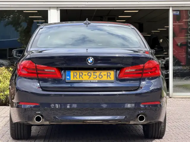 BMW 5 Series view 7