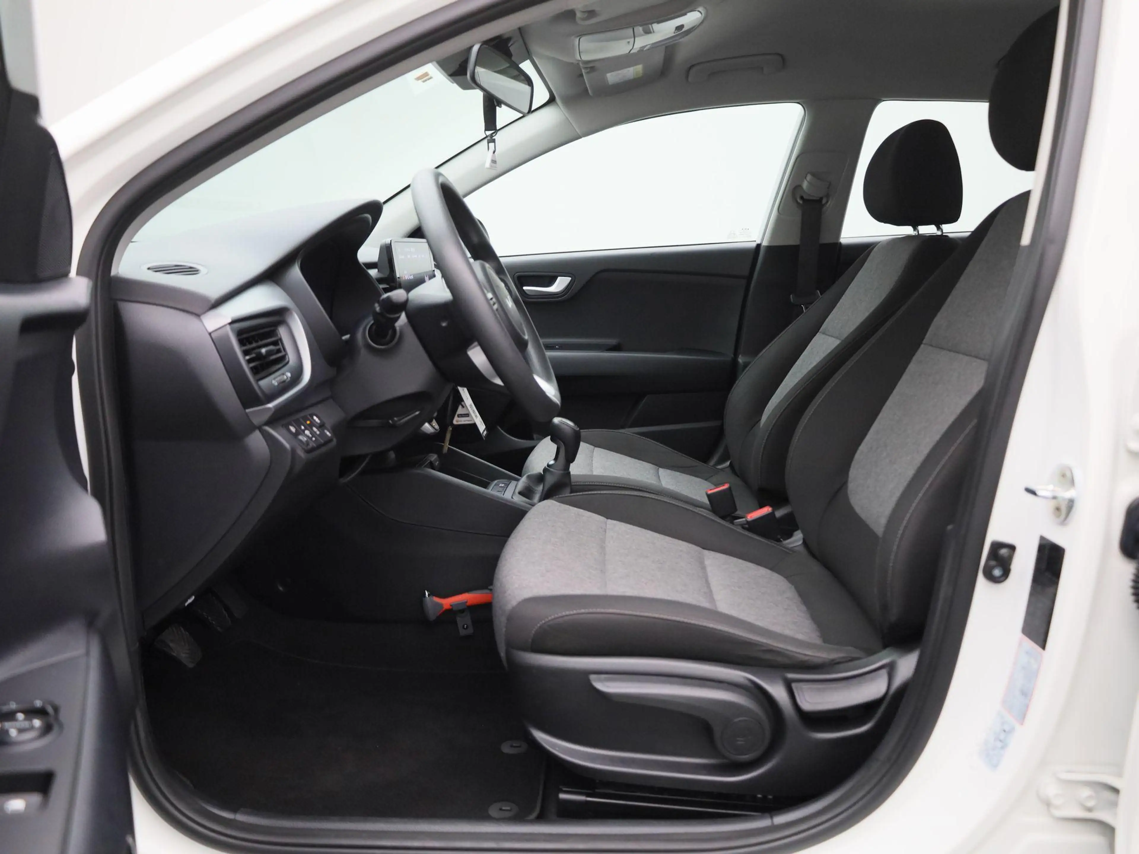Kia Stonic 1.0 T-GDi MHEV ComfortLine — photo 11