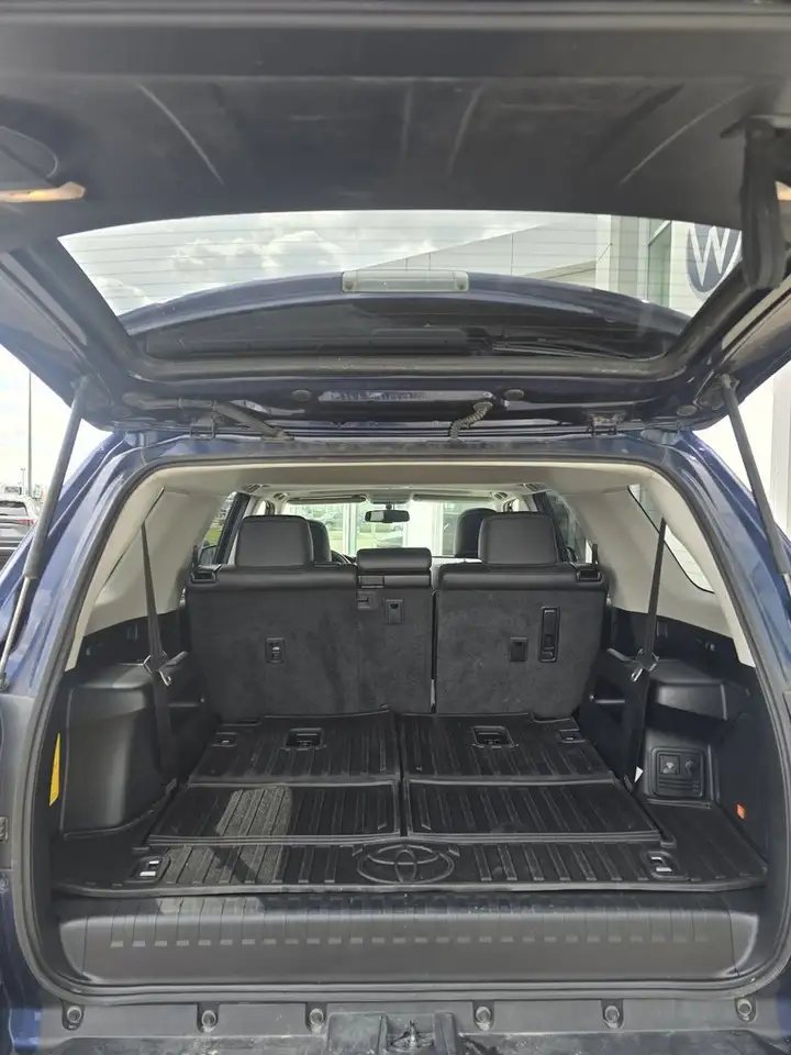 Toyota 4-Runner снимка Toyota 4-Runner