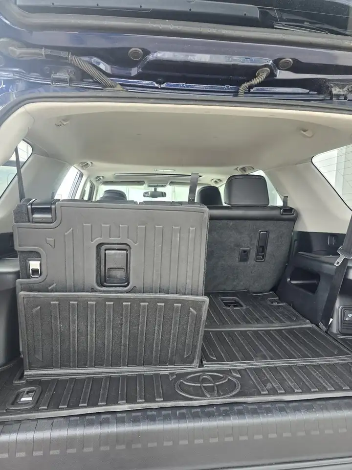Toyota 4-Runner снимка Toyota 4-Runner