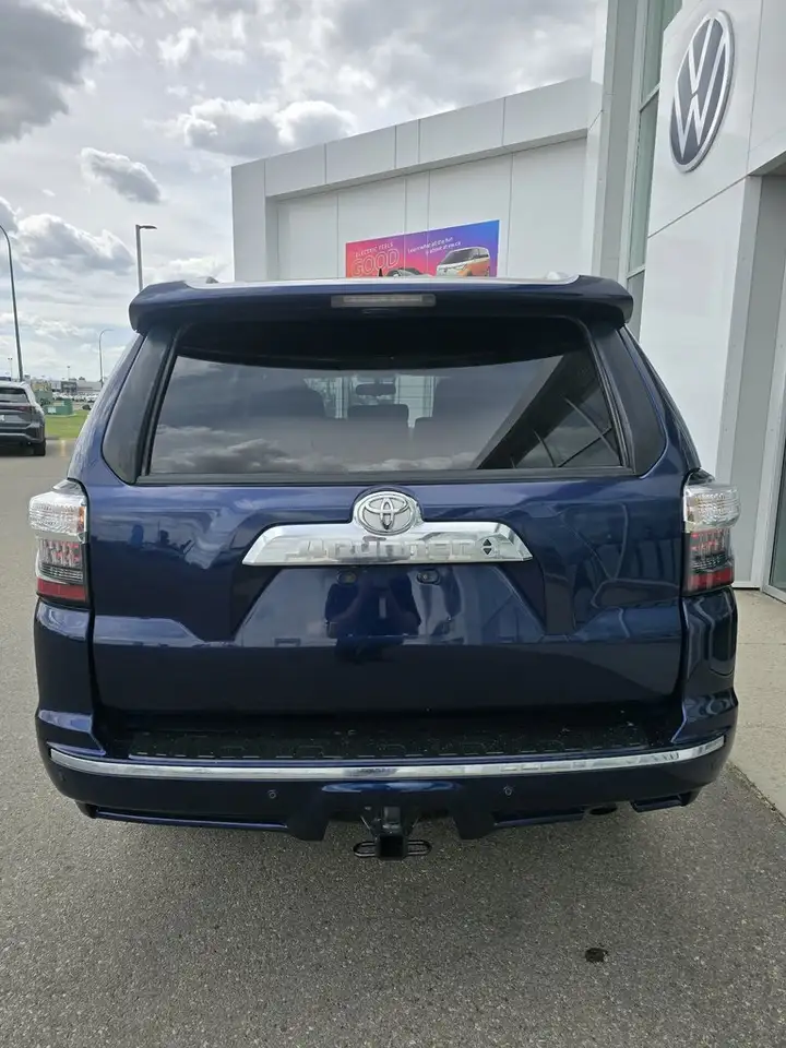 Toyota 4-Runner снимка Toyota 4-Runner