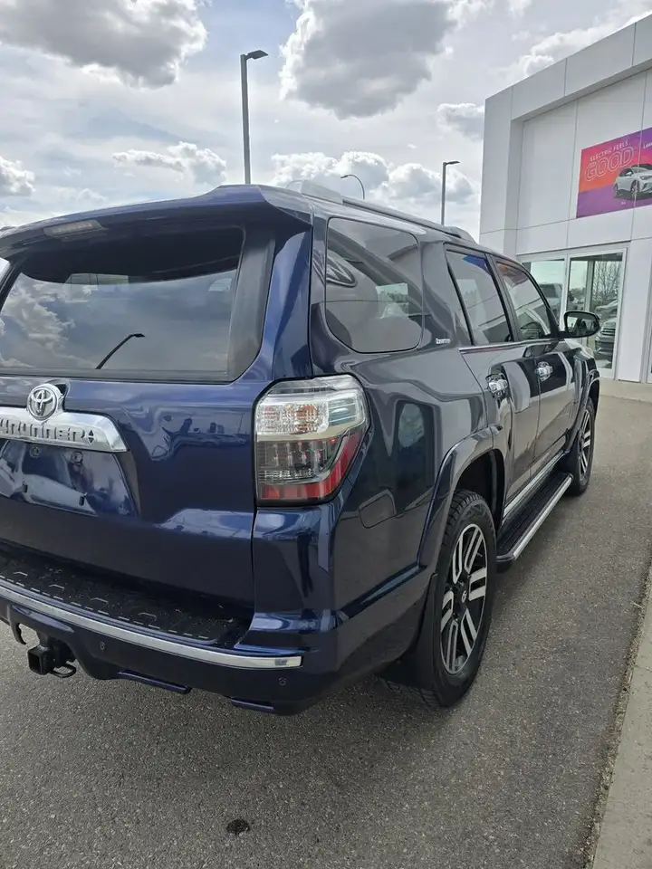 Toyota 4-Runner снимка Toyota 4-Runner