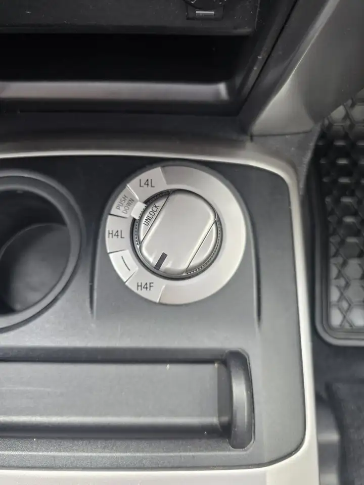 Toyota 4-Runner снимка Toyota 4-Runner