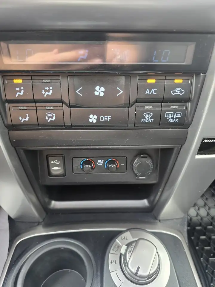 Toyota 4-Runner снимка Toyota 4-Runner