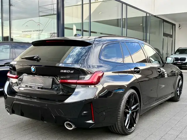 BMW 3 Series view 4