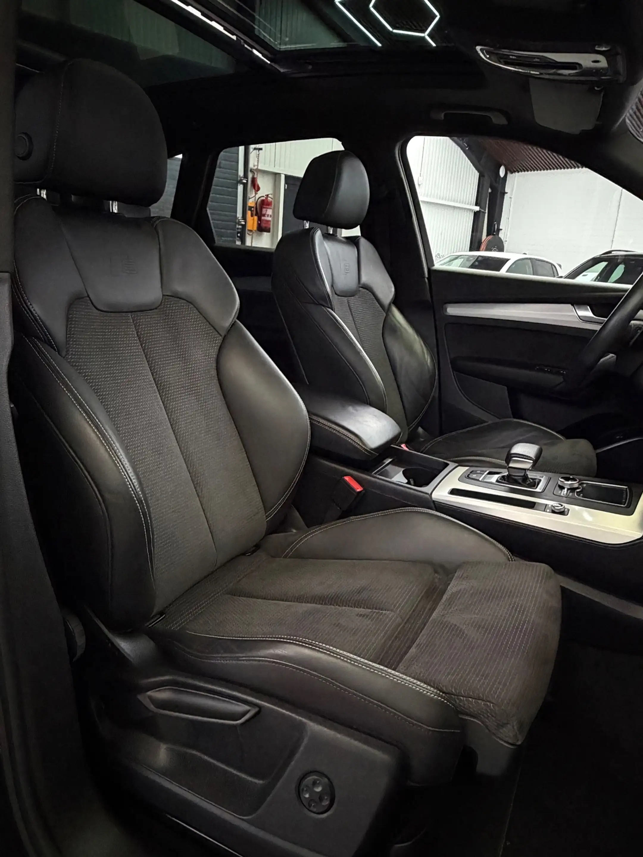 Audi Q5 50 TFSI E Quattro 3x S-Line Competition — photo 26