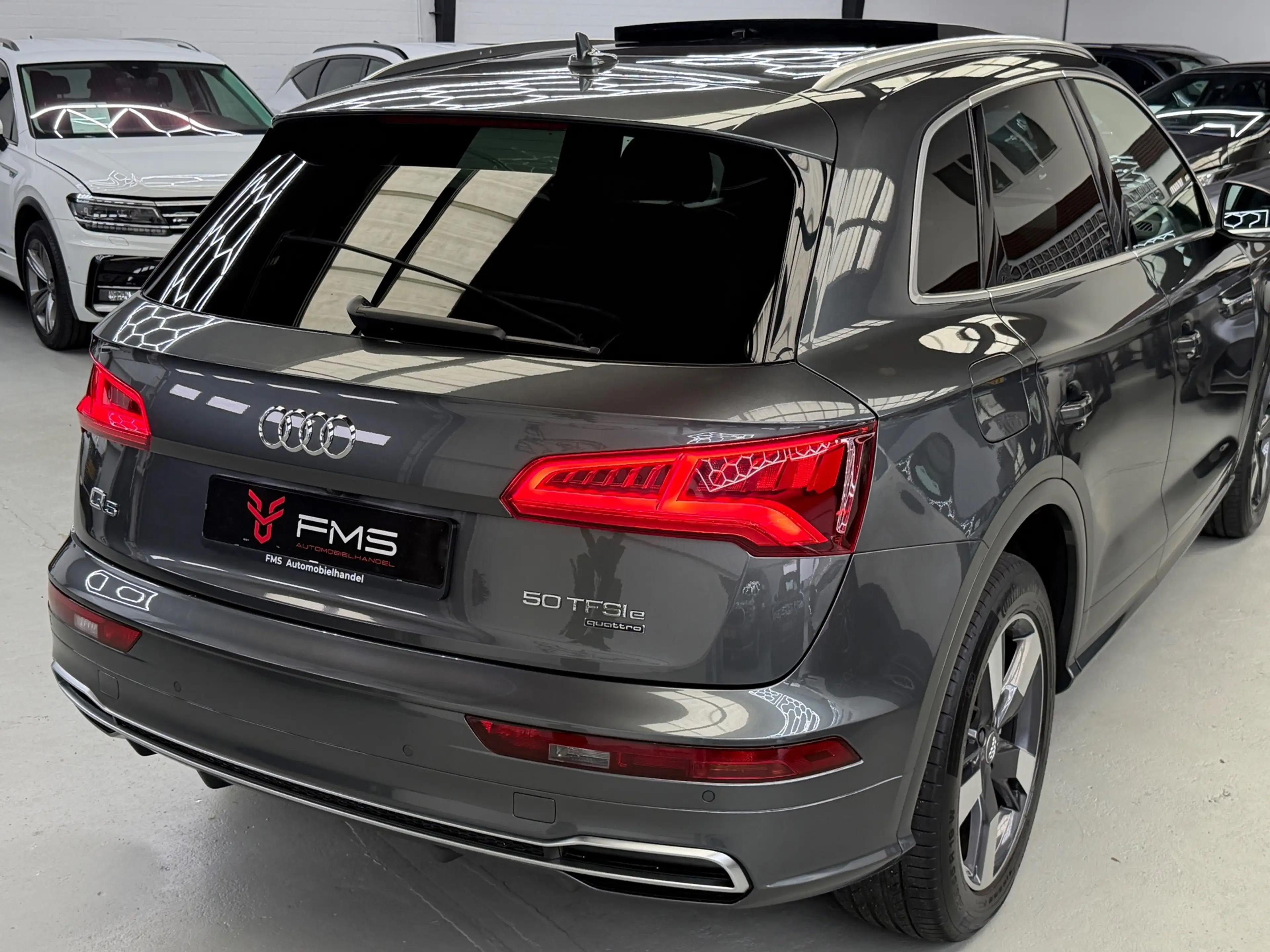 Audi Q5 50 TFSI E Quattro 3x S-Line Competition — photo 32