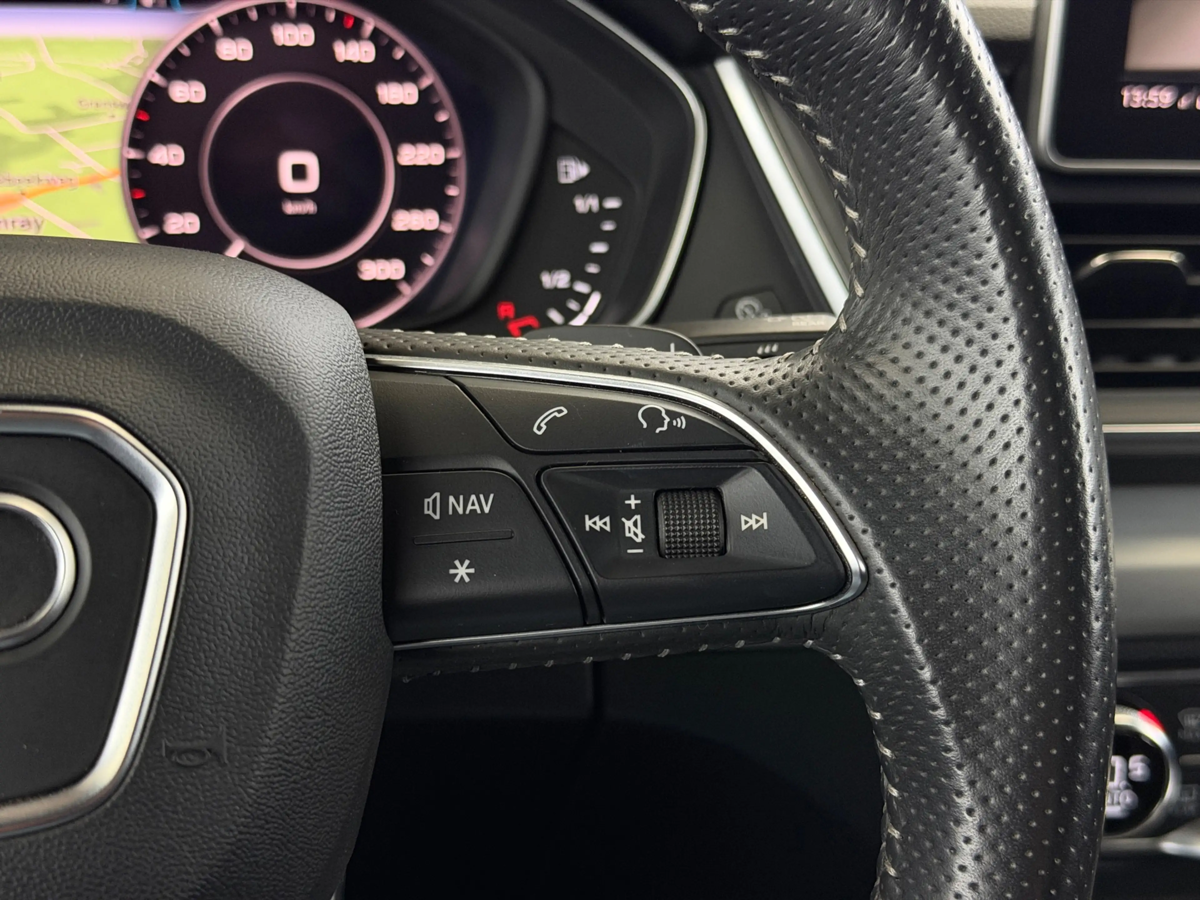 Audi Q5 50 TFSI E Quattro 3x S-Line Competition — photo 22
