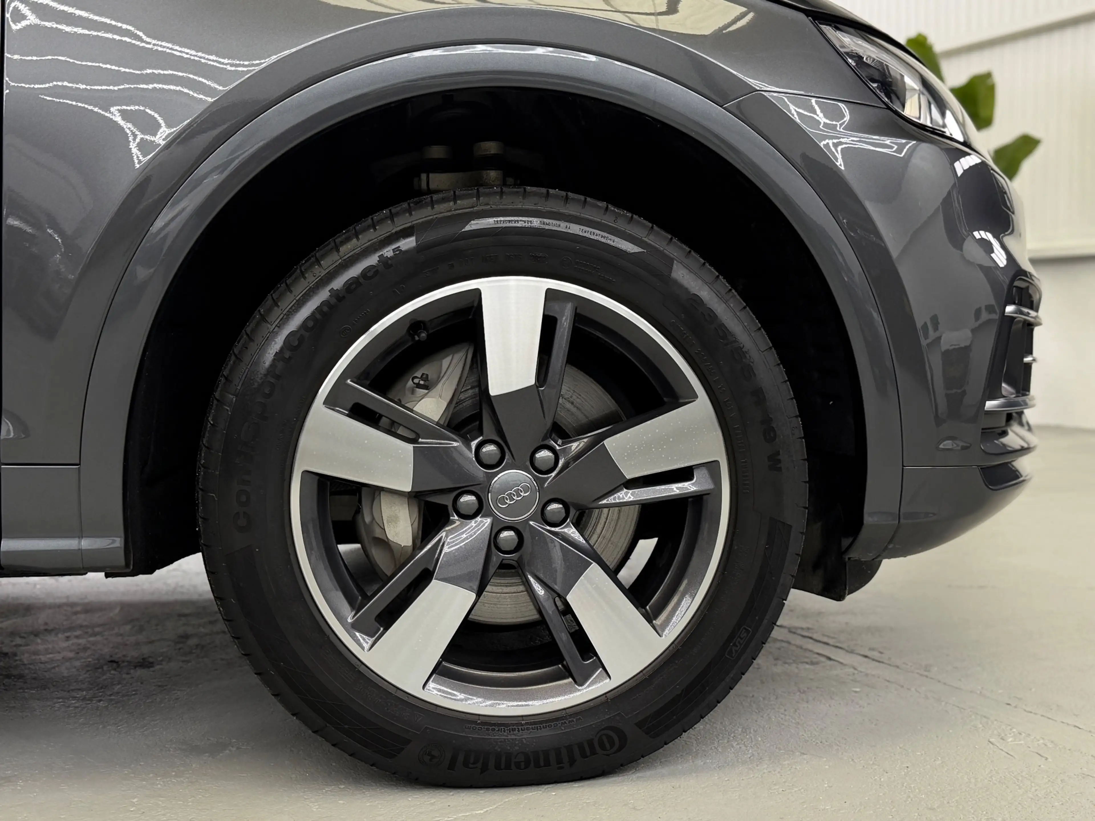 Audi Q5 50 TFSI E Quattro 3x S-Line Competition — photo 38