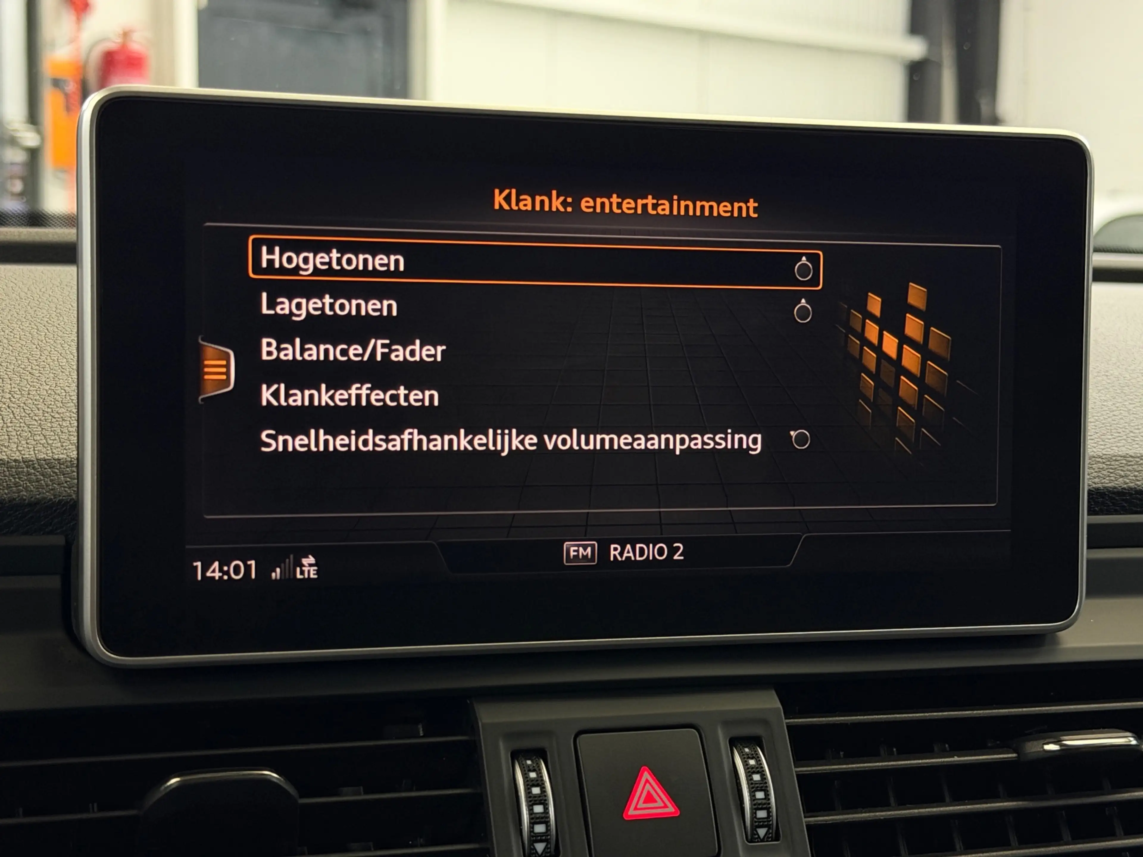 Audi Q5 50 TFSI E Quattro 3x S-Line Competition — photo 10