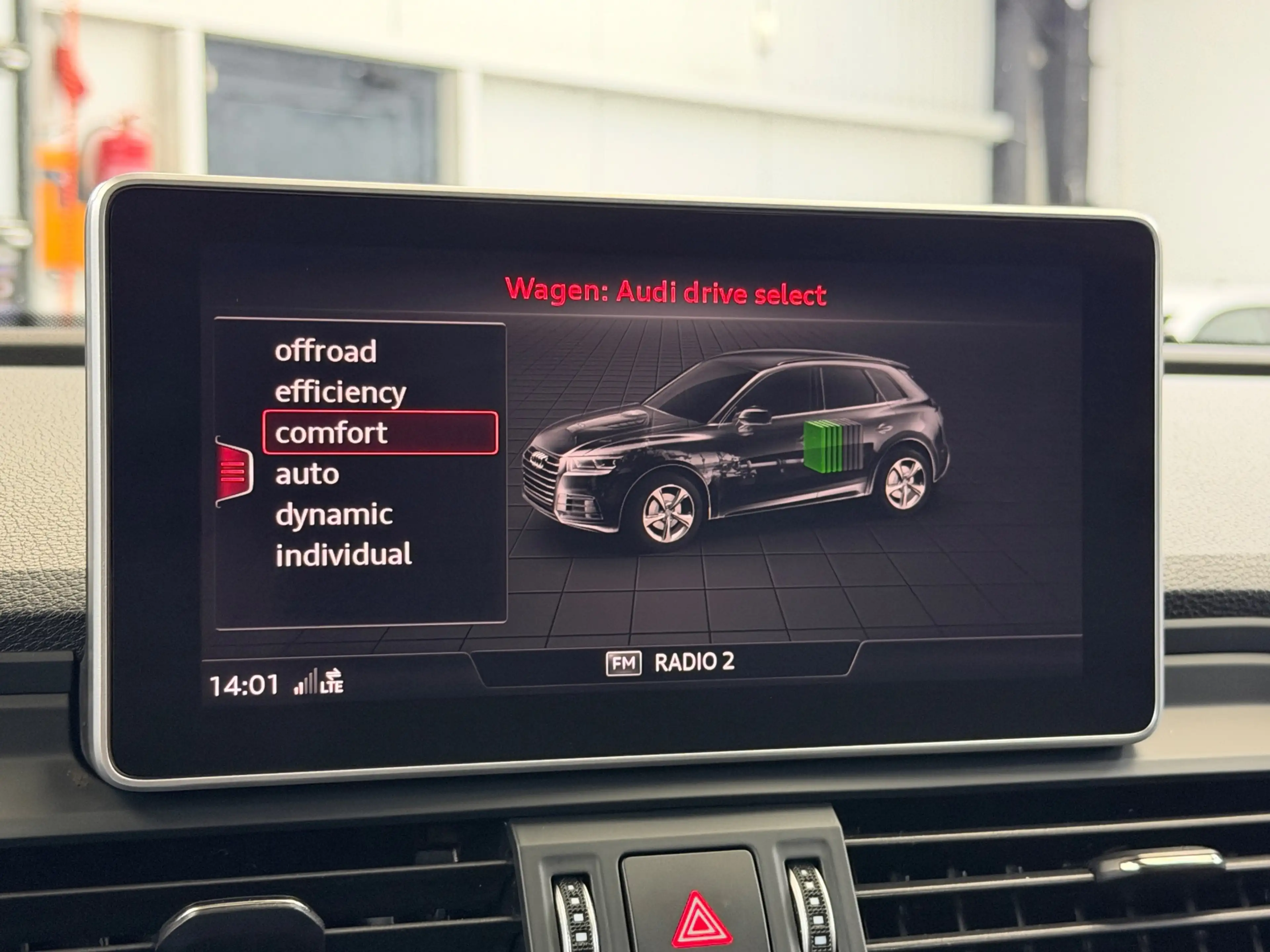 Audi Q5 50 TFSI E Quattro 3x S-Line Competition — photo 33