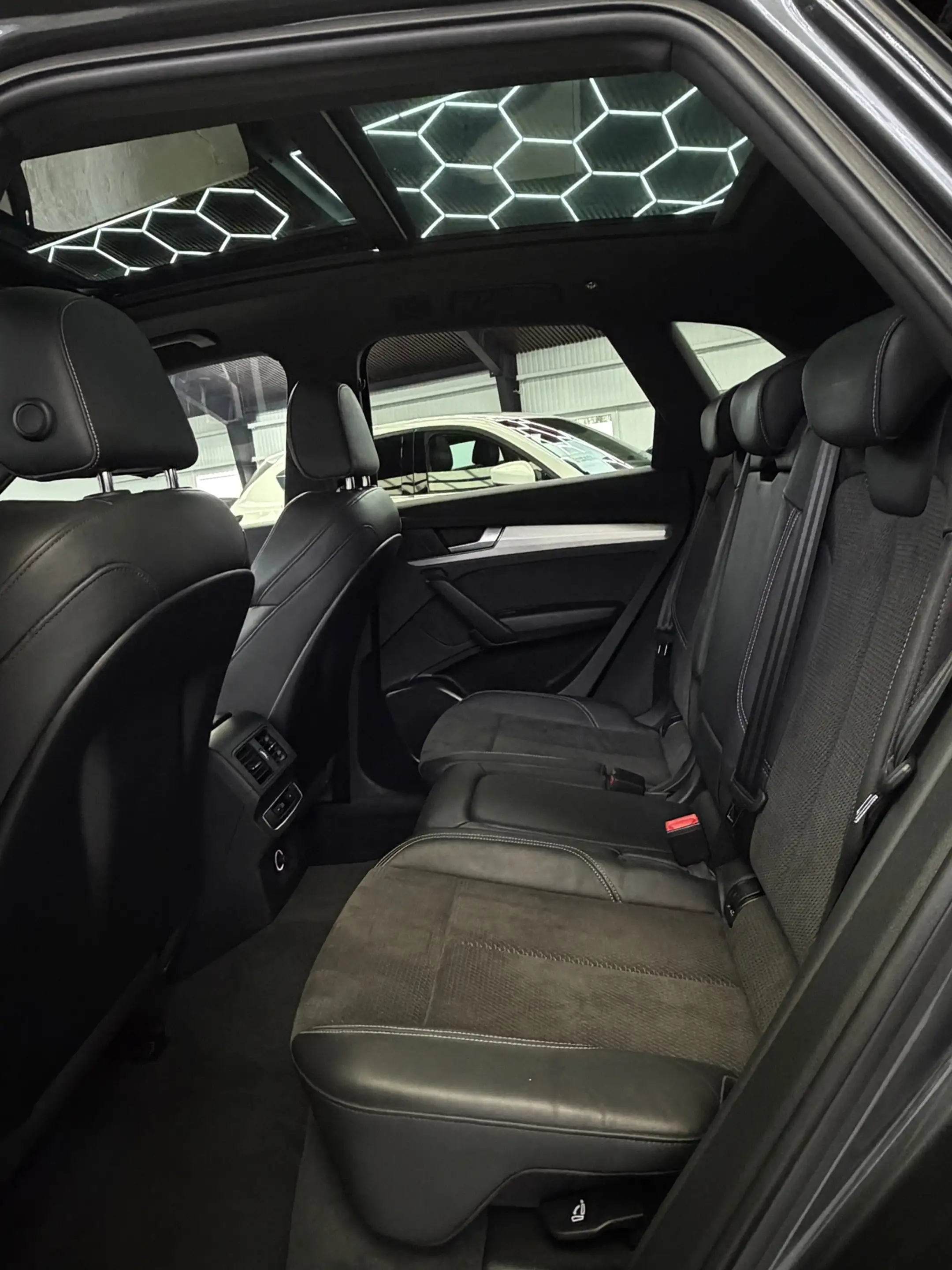 Audi Q5 50 TFSI E Quattro 3x S-Line Competition — photo 5