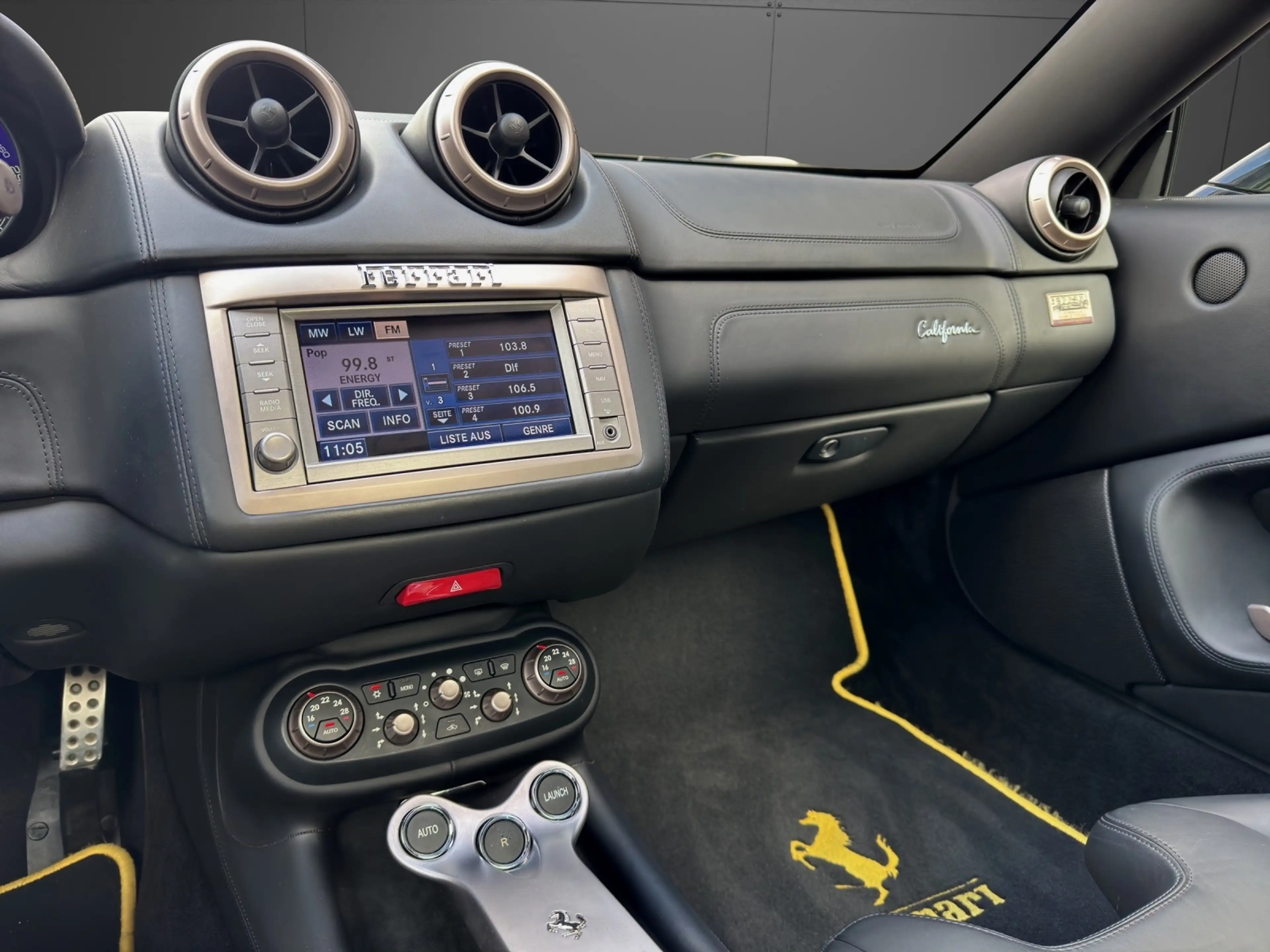 Ferrari California — photo 11