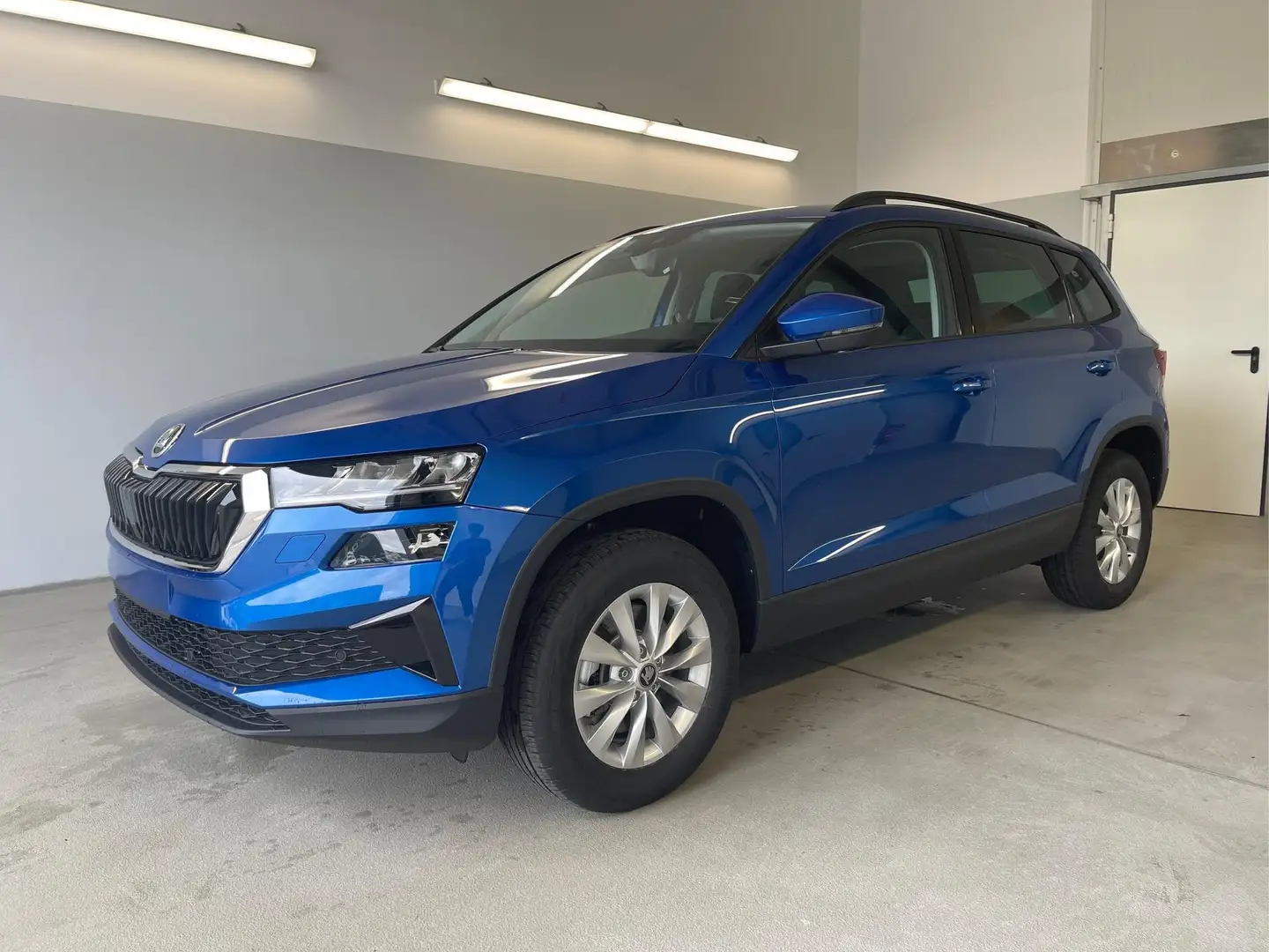 Skoda Karoq Selection 150PS DSG AHK+Kessy+Kamera+eHeck+Sitz... Blau - 1
