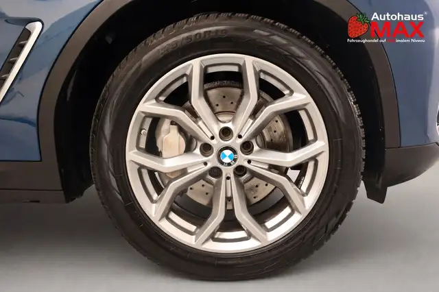 BMW X3 view 10