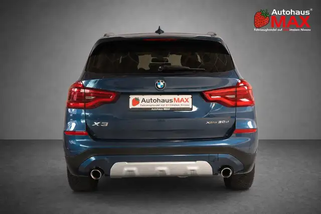 BMW X3 view 5