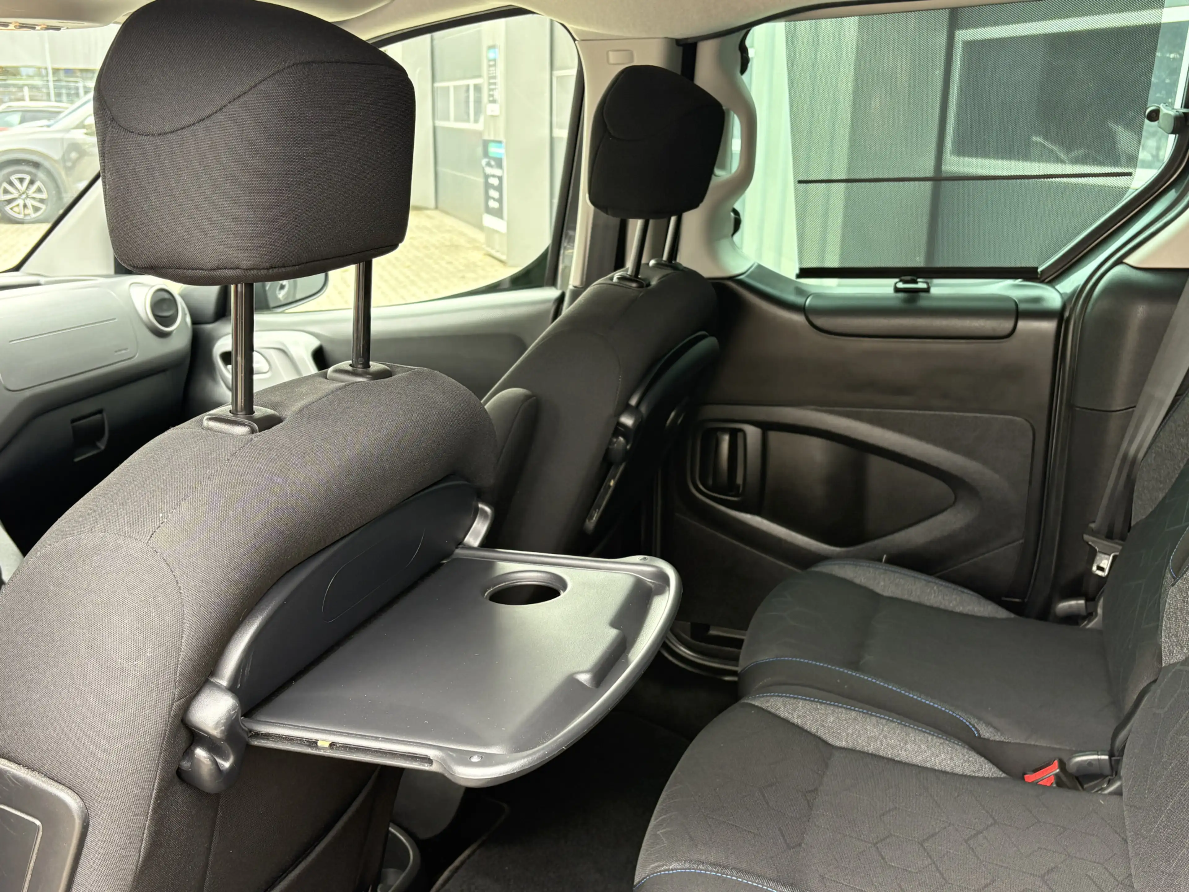 Peugeot Partner Tepee 1.2 PureTech Style | Navi | Carplay | PDC | — photo 27