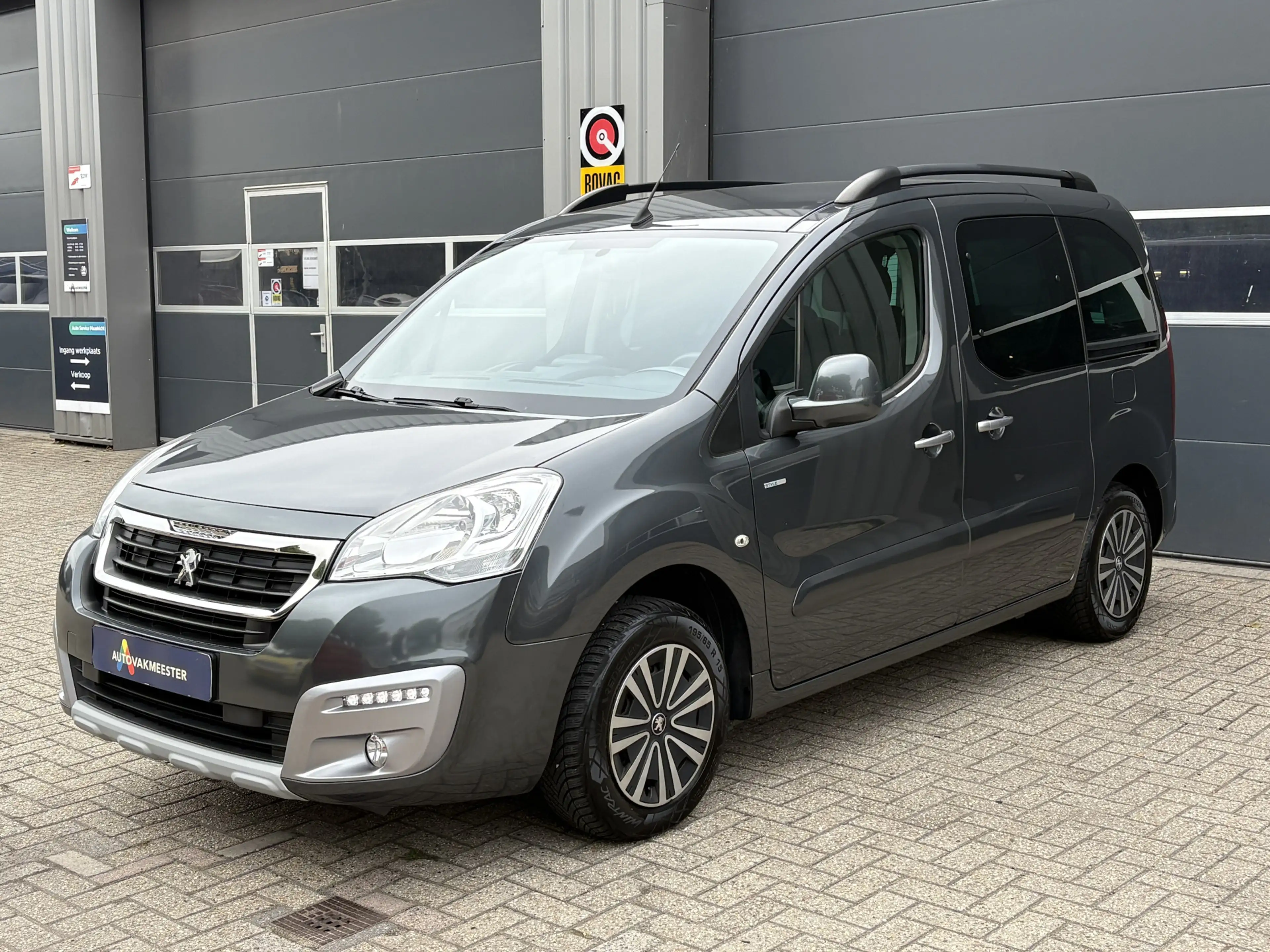 Peugeot Partner Tepee 1.2 PureTech Style | Navi | Carplay | PDC | — photo 3