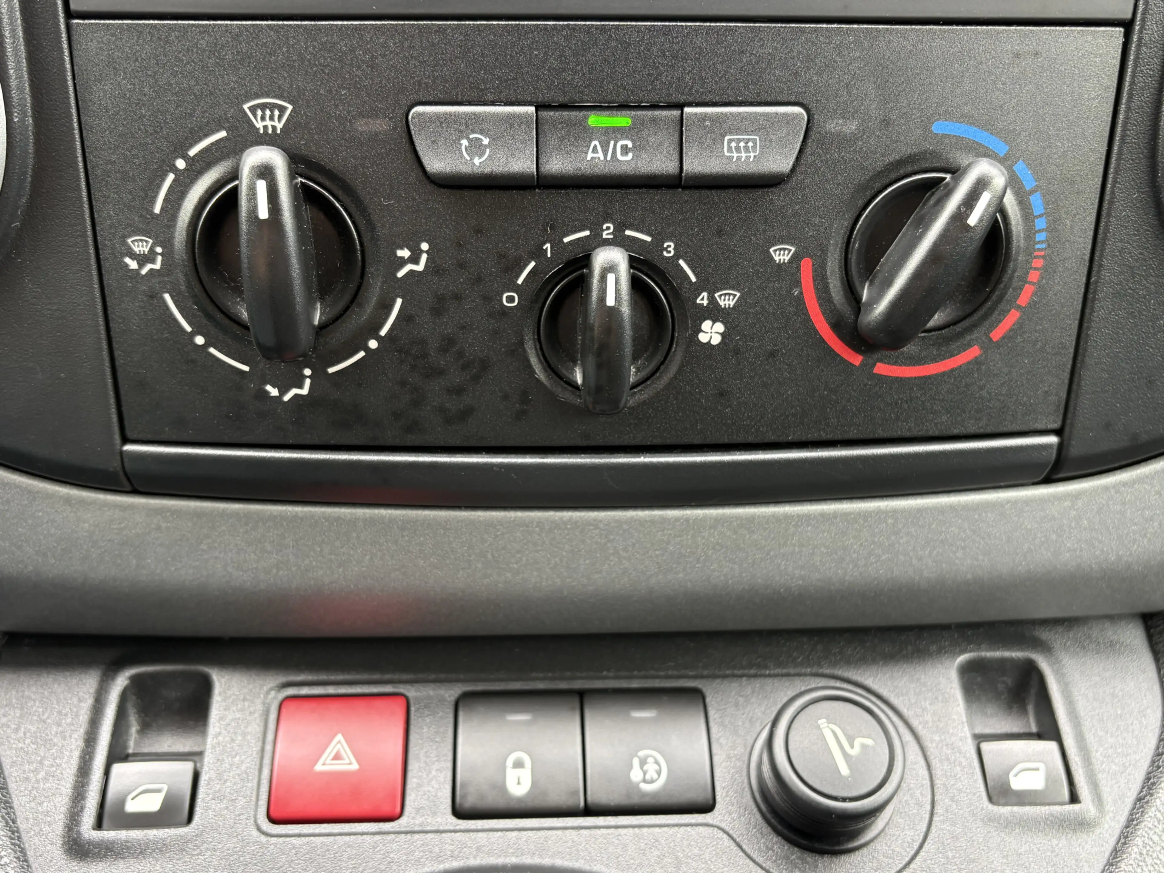 Peugeot Partner Tepee 1.2 PureTech Style | Navi | Carplay | PDC | — photo 17