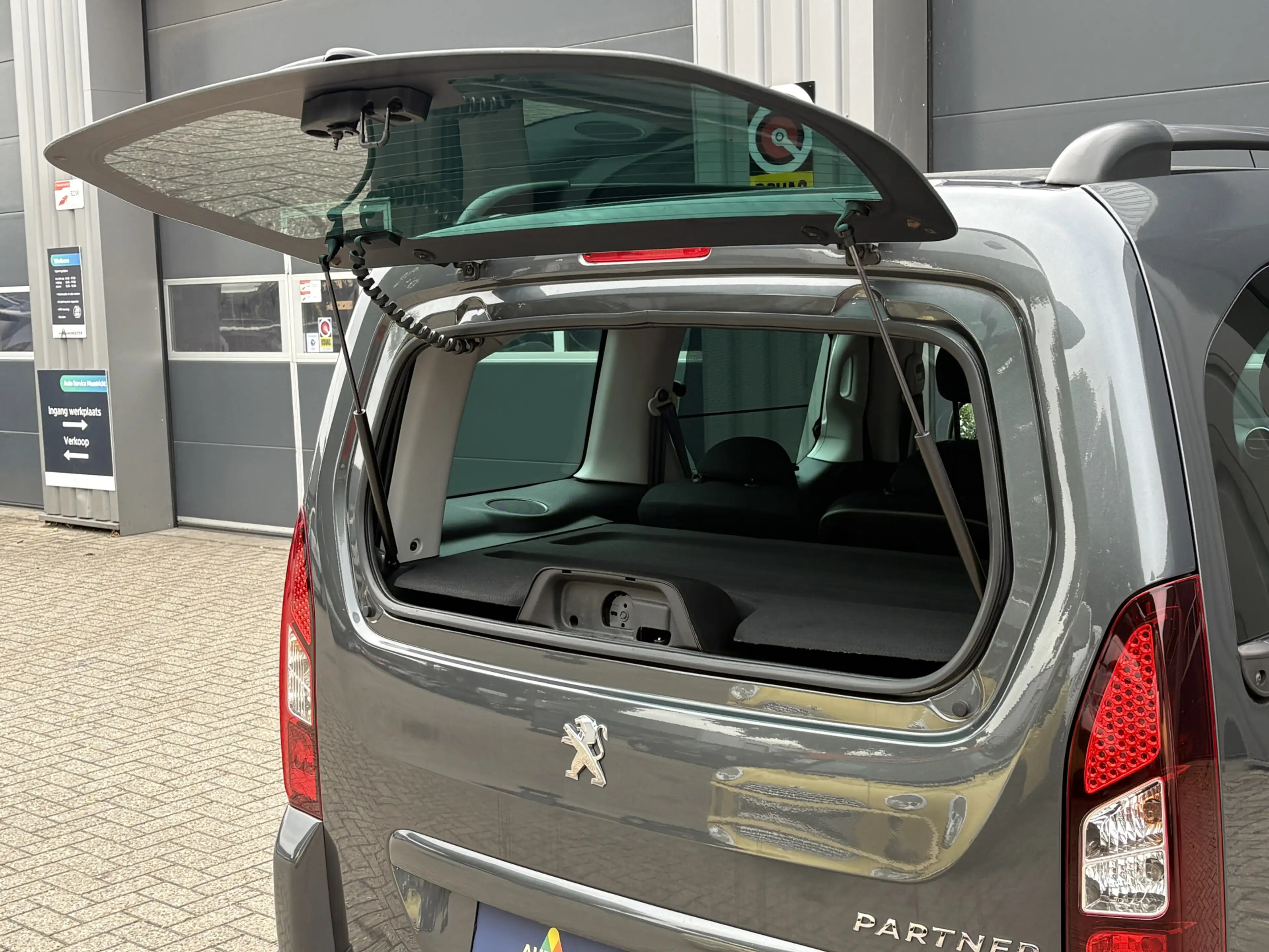 Peugeot Partner Tepee 1.2 PureTech Style | Navi | Carplay | PDC | — photo 29