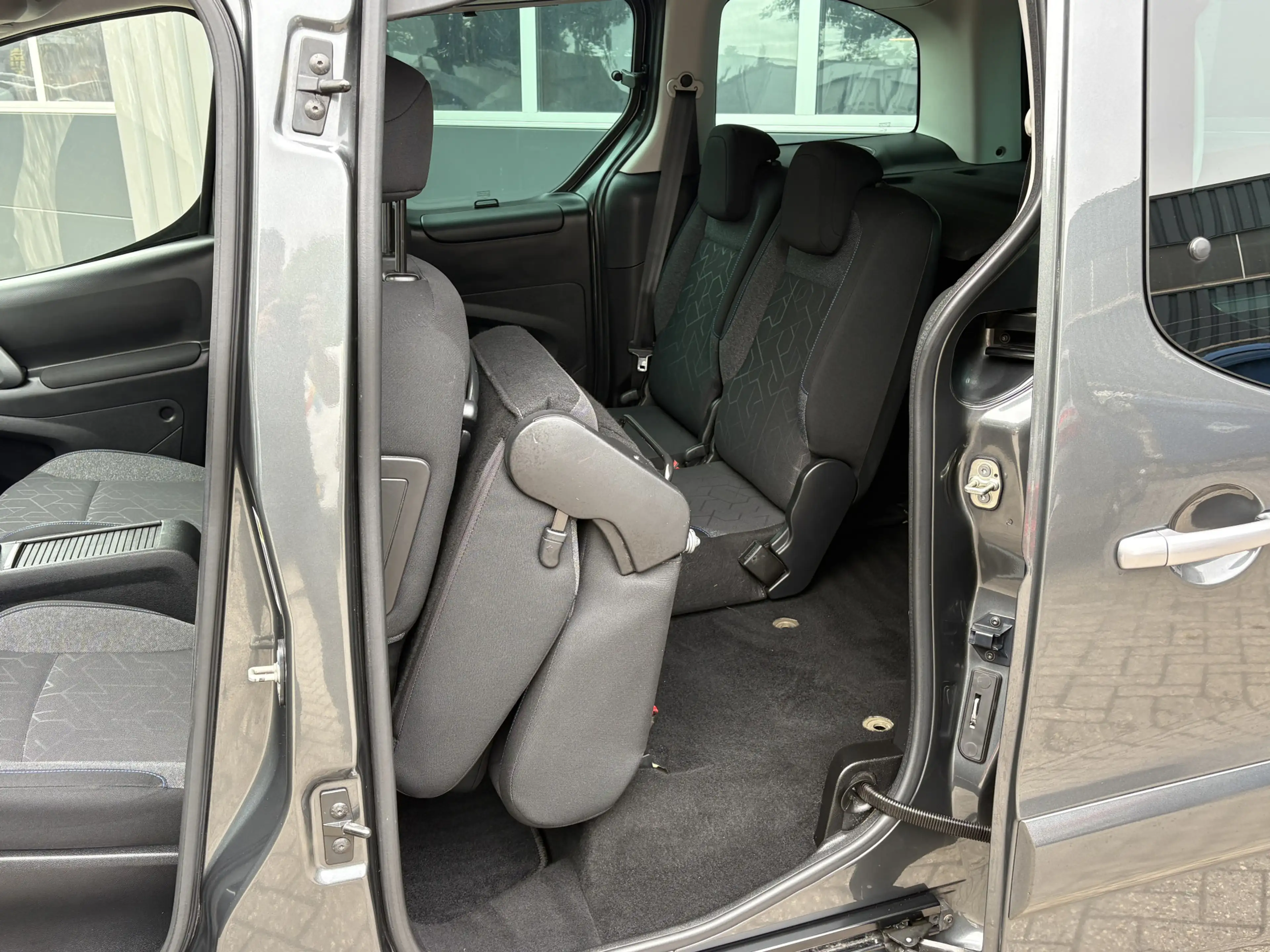 Peugeot Partner Tepee 1.2 PureTech Style | Navi | Carplay | PDC | — photo 26