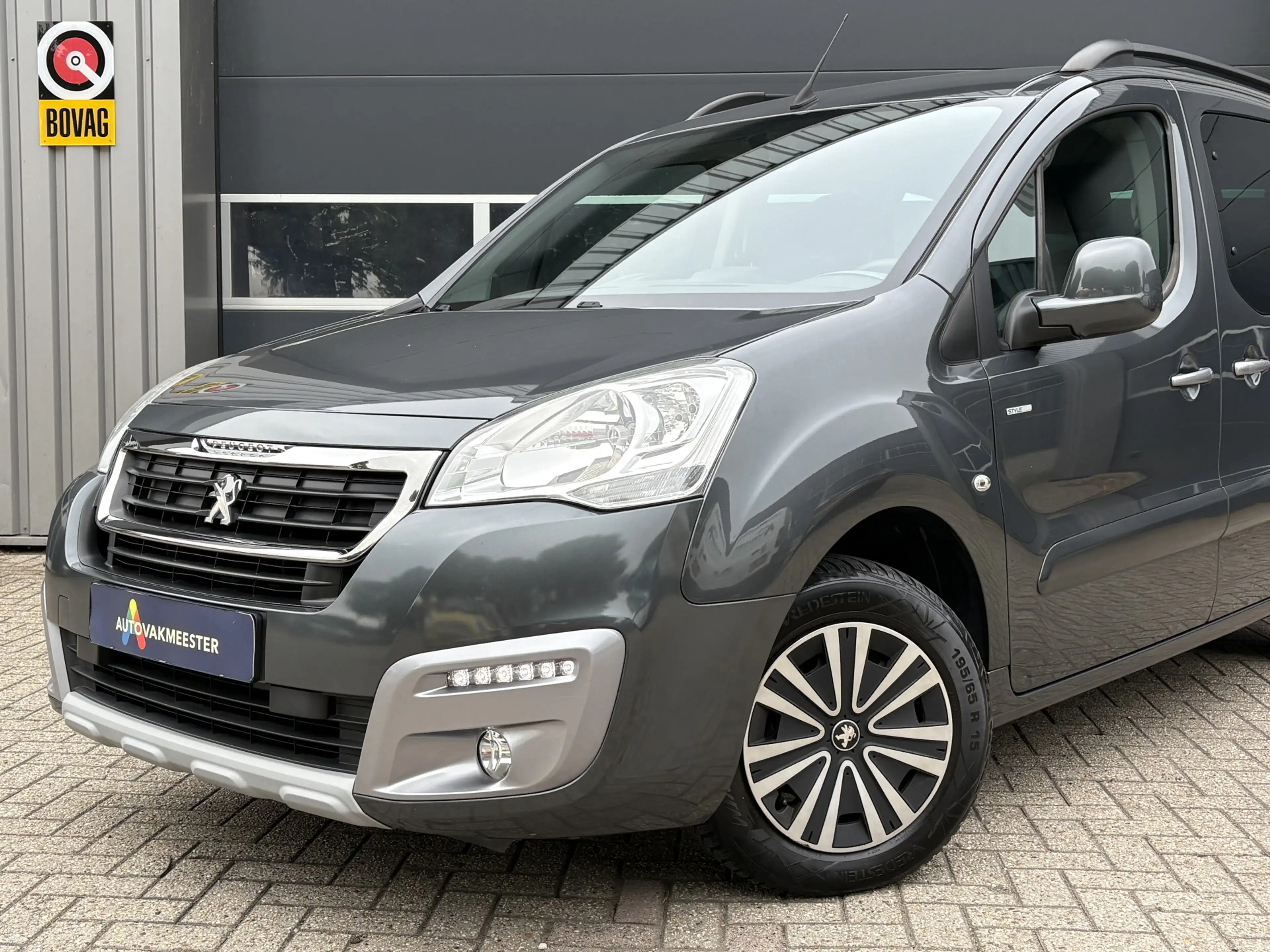 Peugeot Partner Tepee 1.2 PureTech Style | Navi | Carplay | PDC | — photo 30
