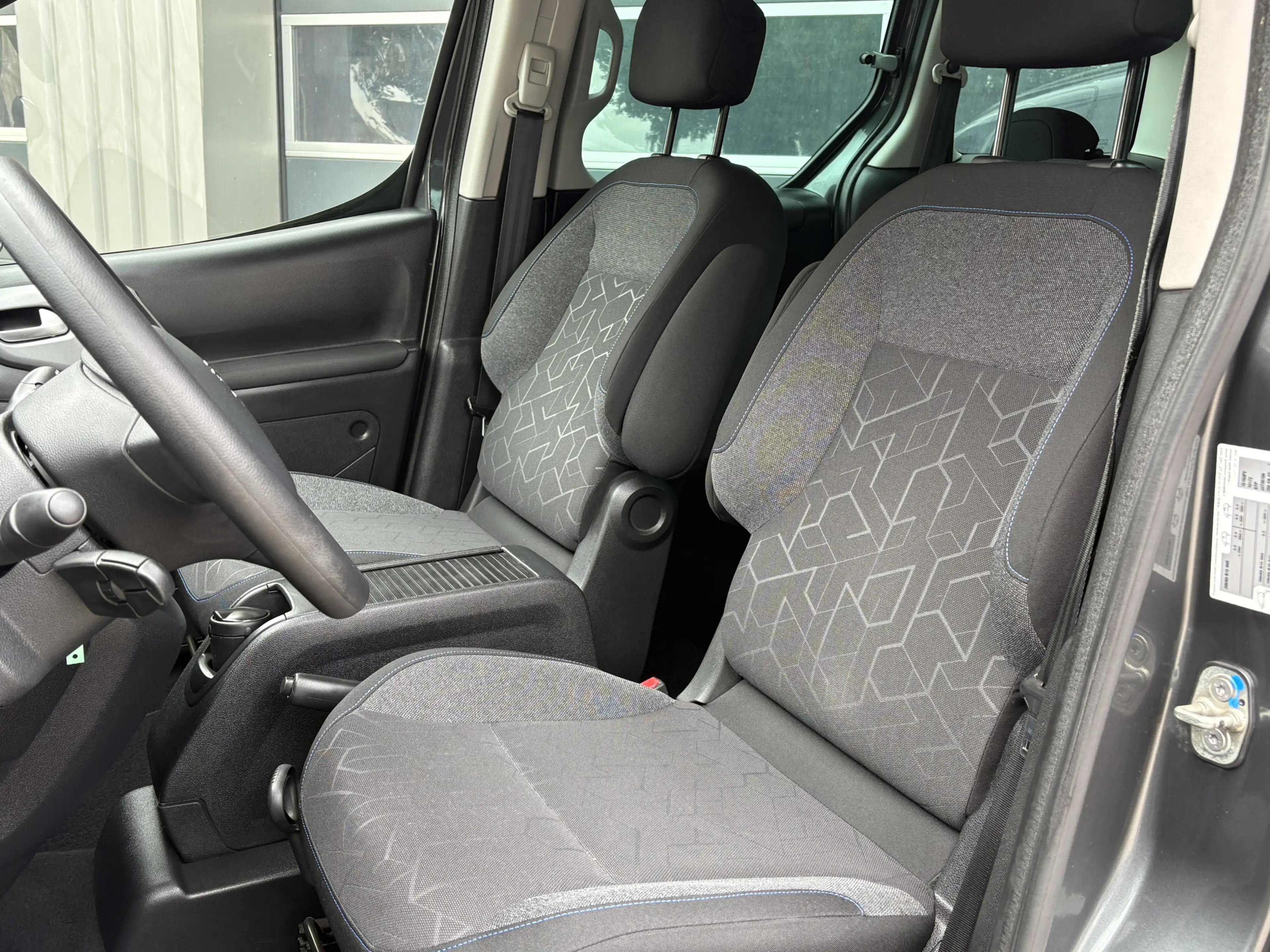 Peugeot Partner Tepee 1.2 PureTech Style | Navi | Carplay | PDC | — photo 9