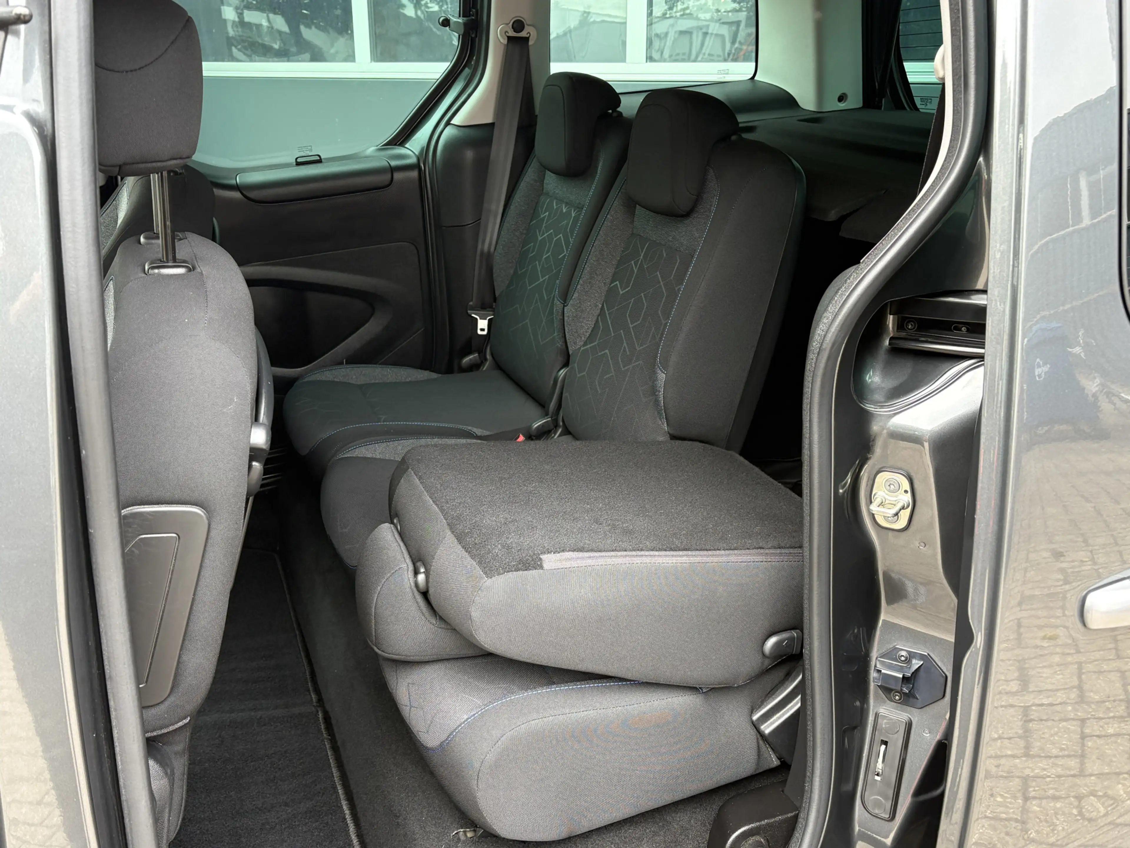 Peugeot Partner Tepee 1.2 PureTech Style | Navi | Carplay | PDC | — photo 25