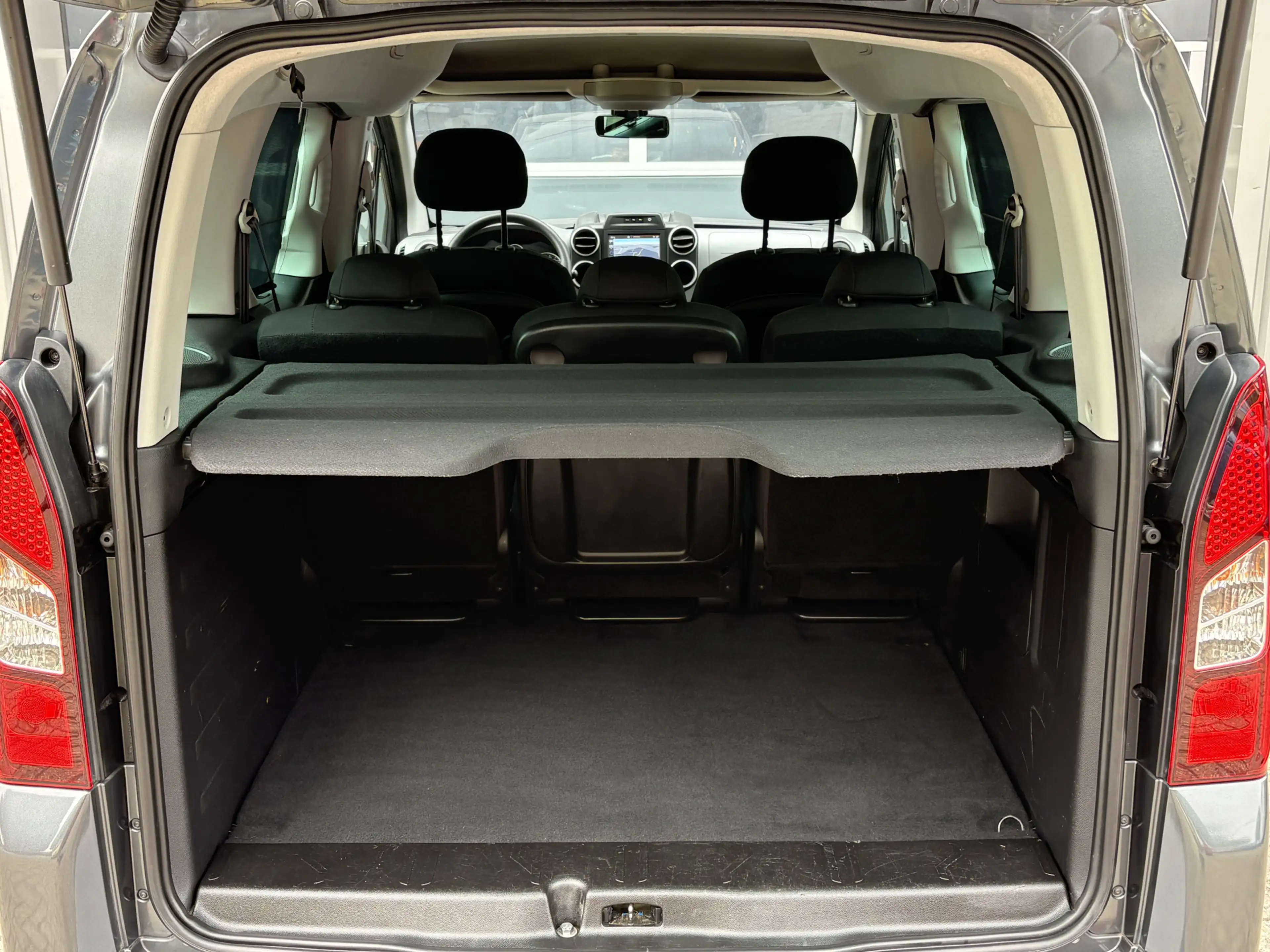 Peugeot Partner Tepee 1.2 PureTech Style | Navi | Carplay | PDC | — photo 28