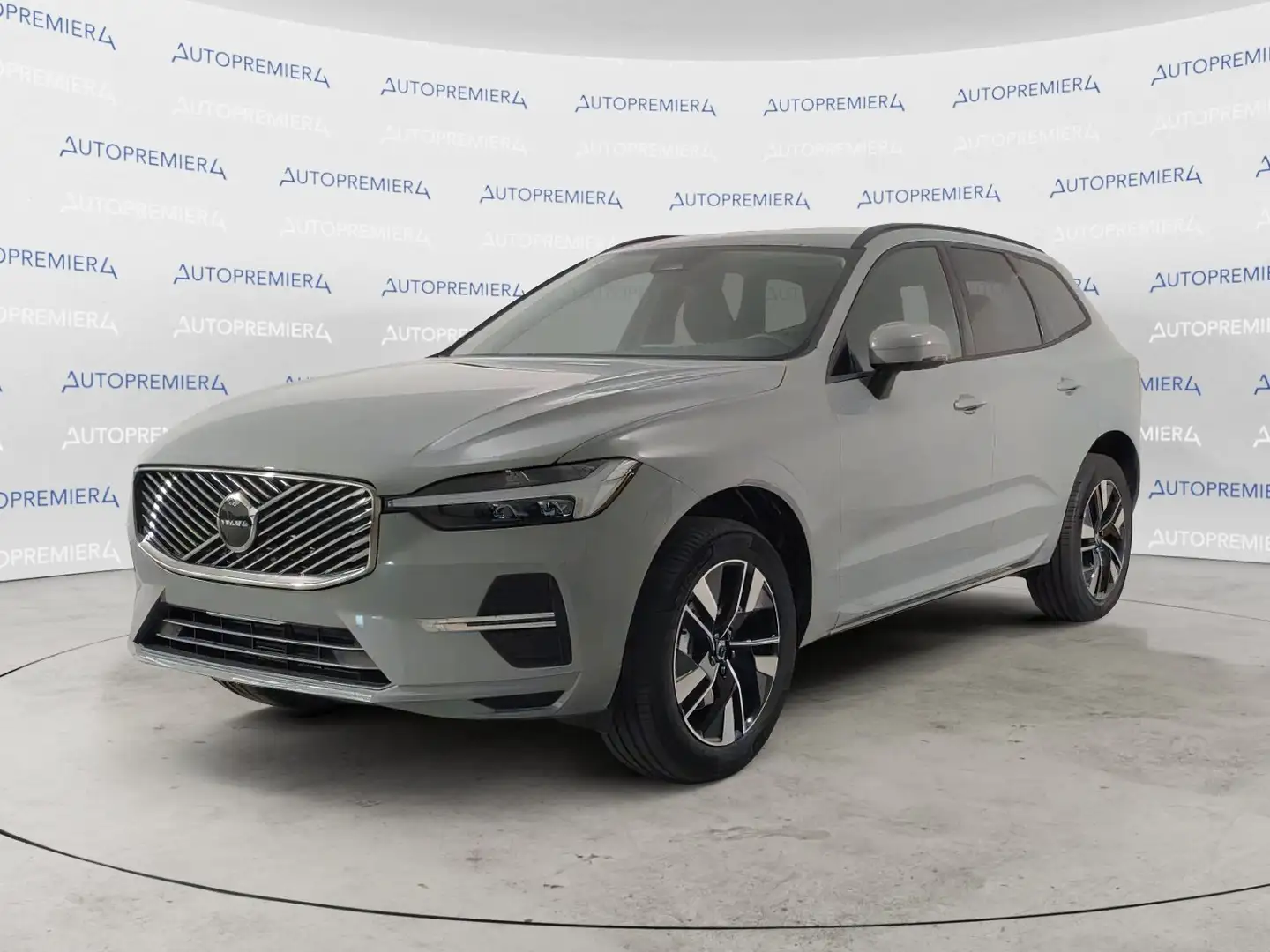 Volvo XC60 XC60 B5 AWD automatico Core Gris - 1
