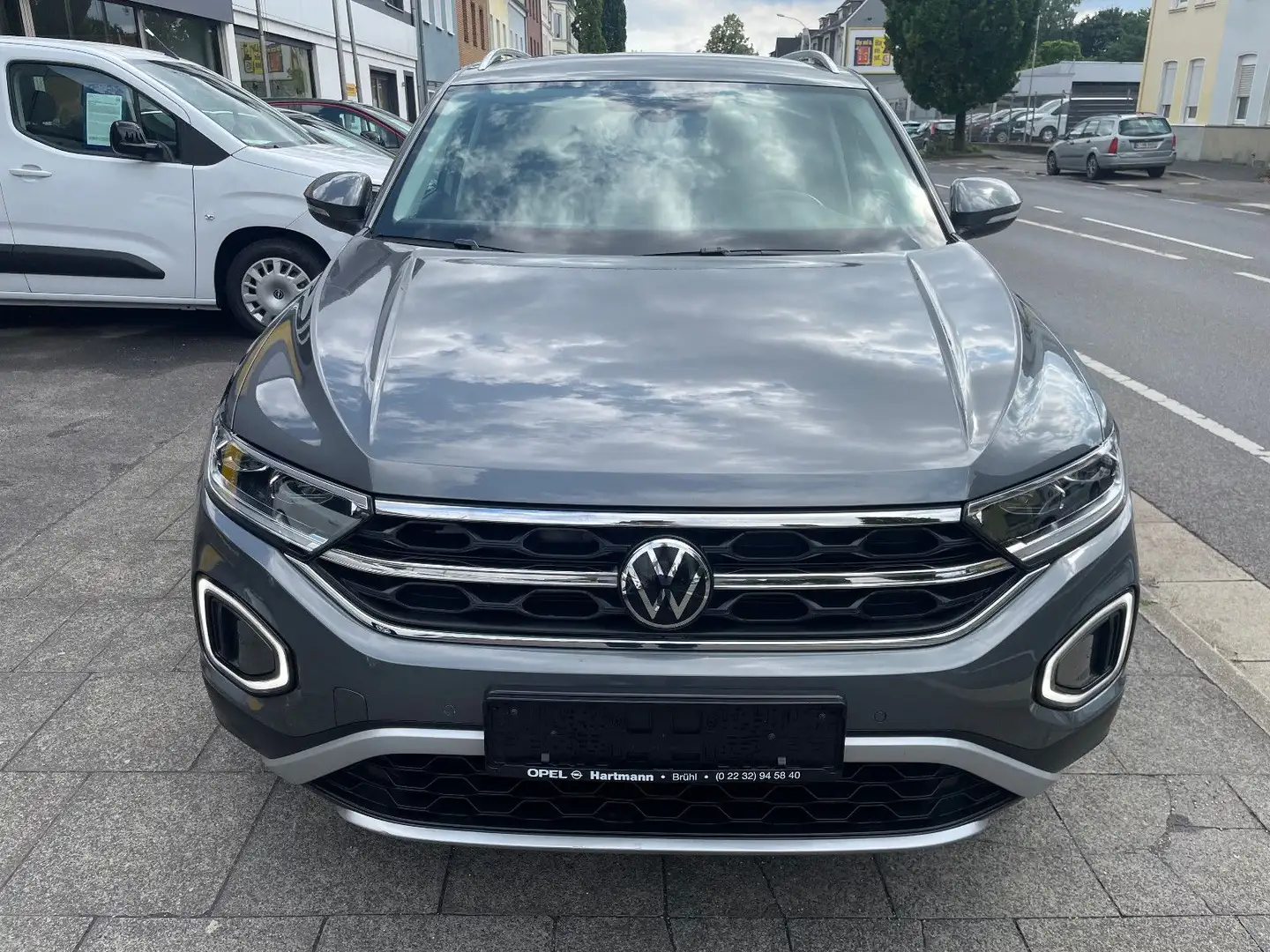 Volkswagen T-Roc Style 1.Hd. AHK +2 JAHRE GARANTIE+ Grau - 2