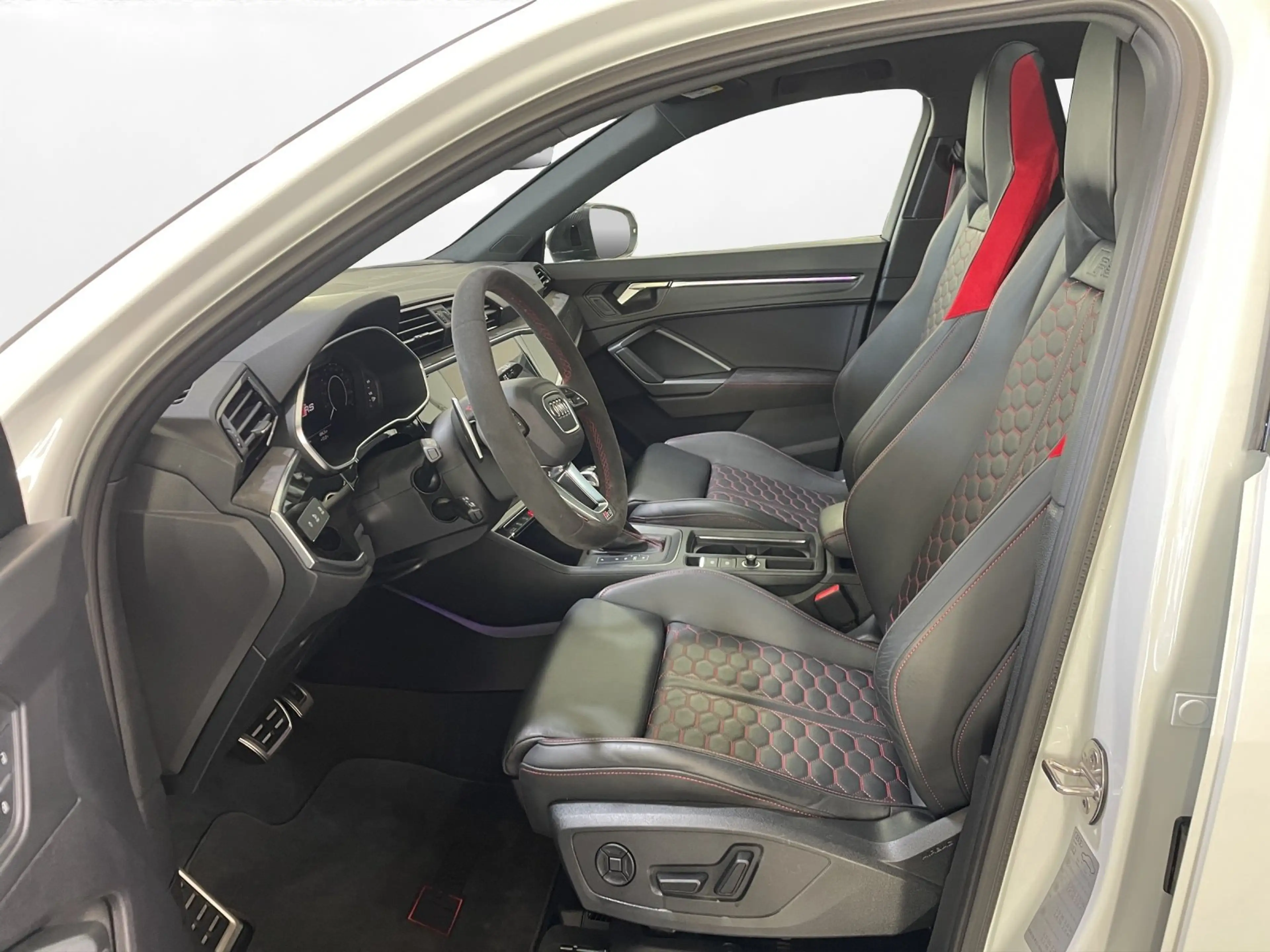 Audi RS Q3 Sportback quattro S tronic Panoramadach — photo 9